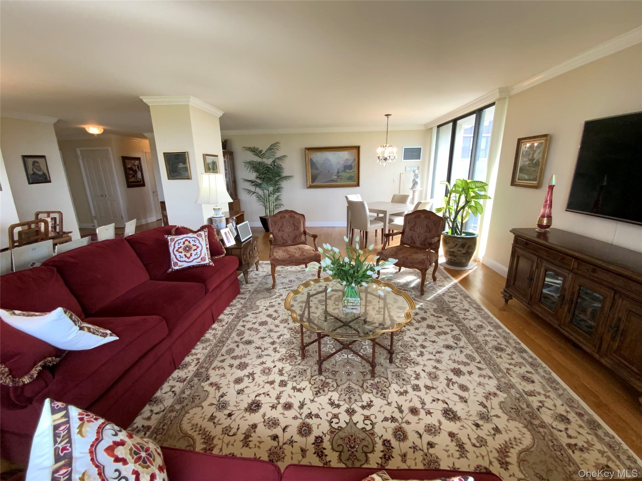 #6 photo, 27010 Grand Central Parkway, クイーンズ区 Floral Park , NY 11005