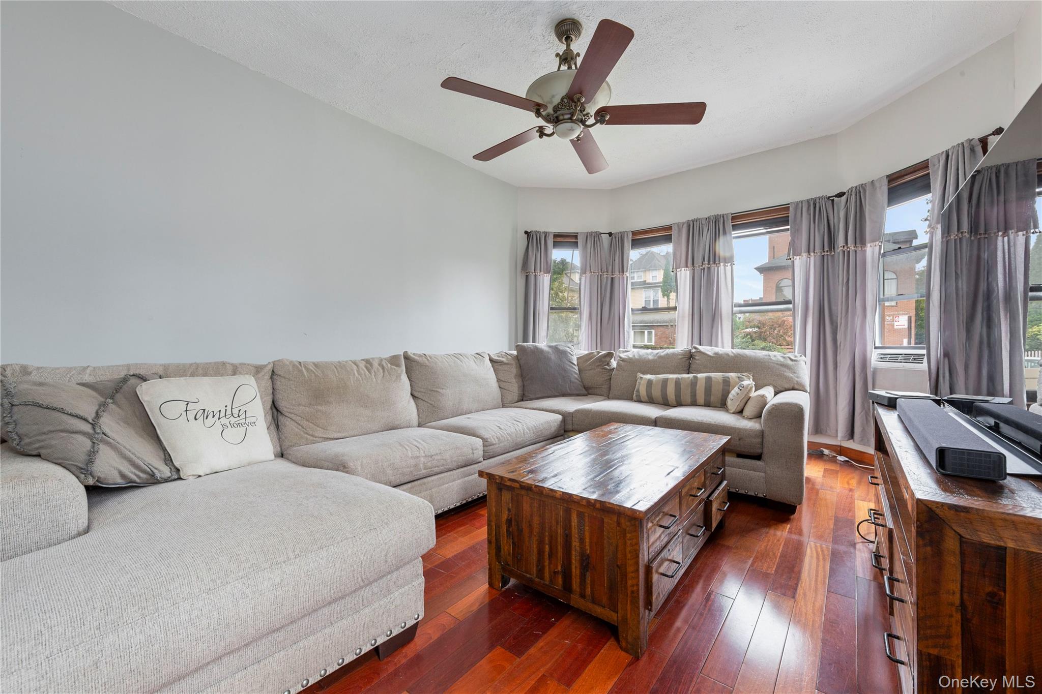 #2 photo, 15401 35th Avenue, Flushing , NY 11354