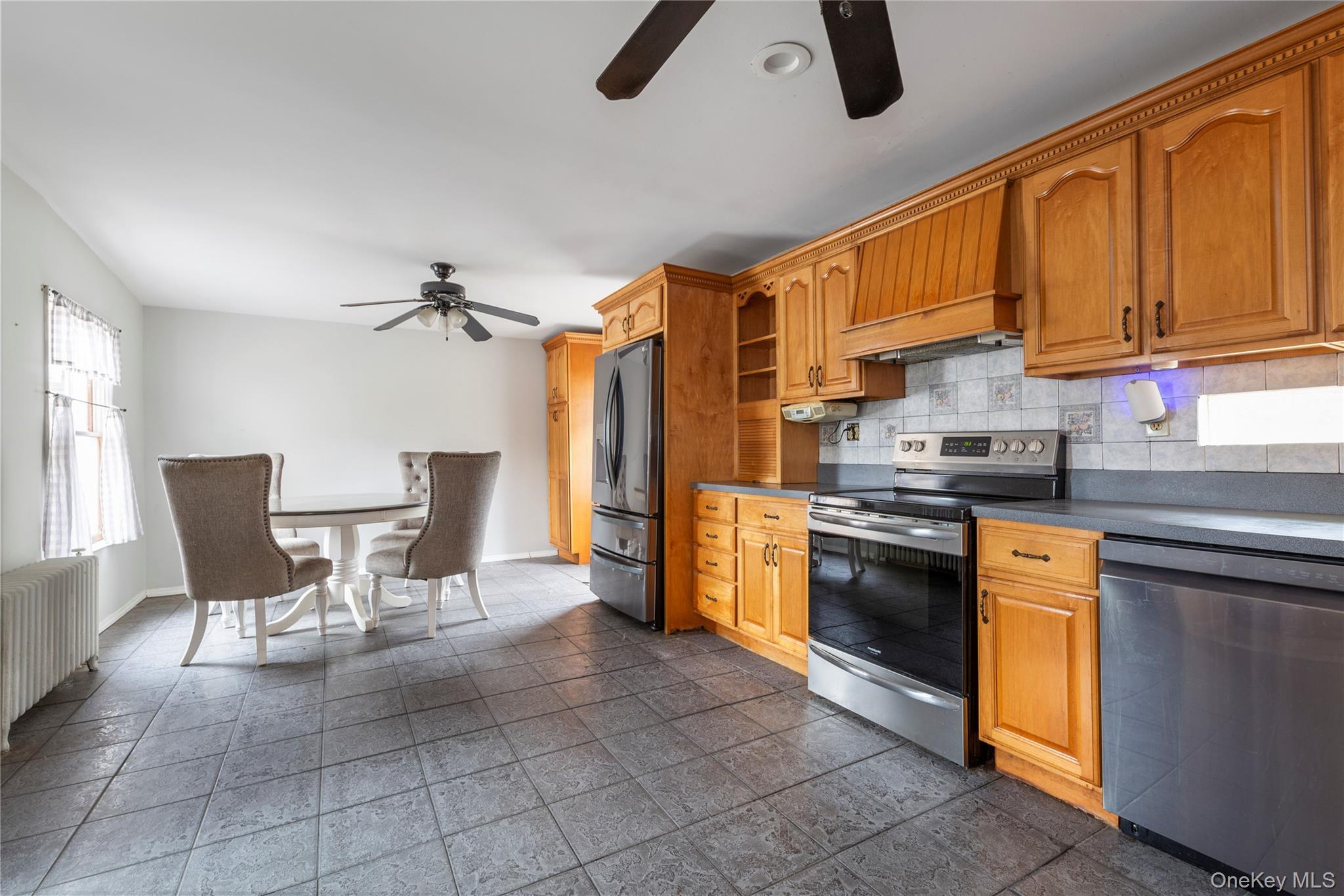 #9 photo, 15401 35th Avenue, Flushing , NY 11354