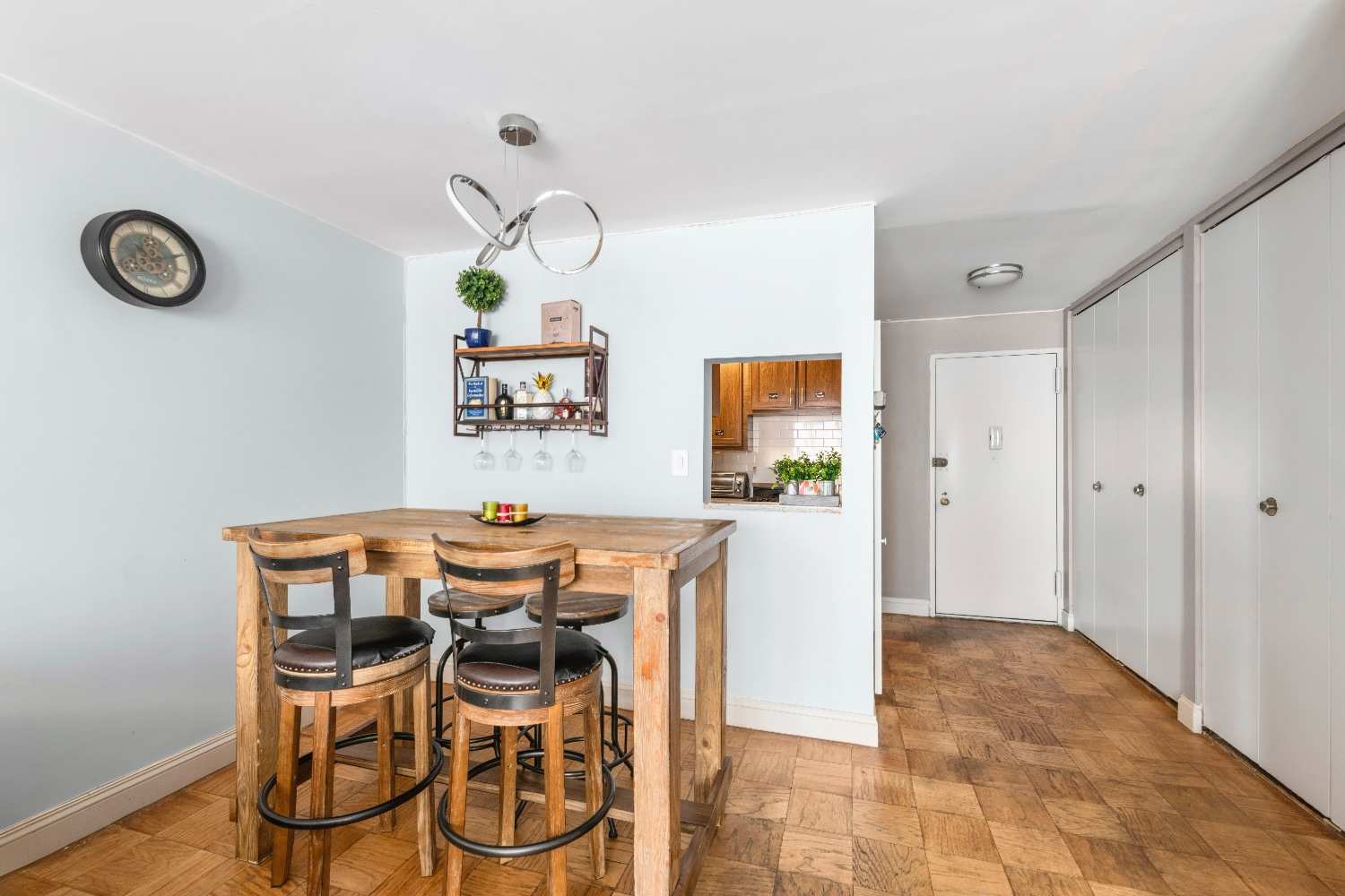 #3 photo, 1874 Pelham Parkway S, ブロンクス区 Pelham Bay , NY 10461