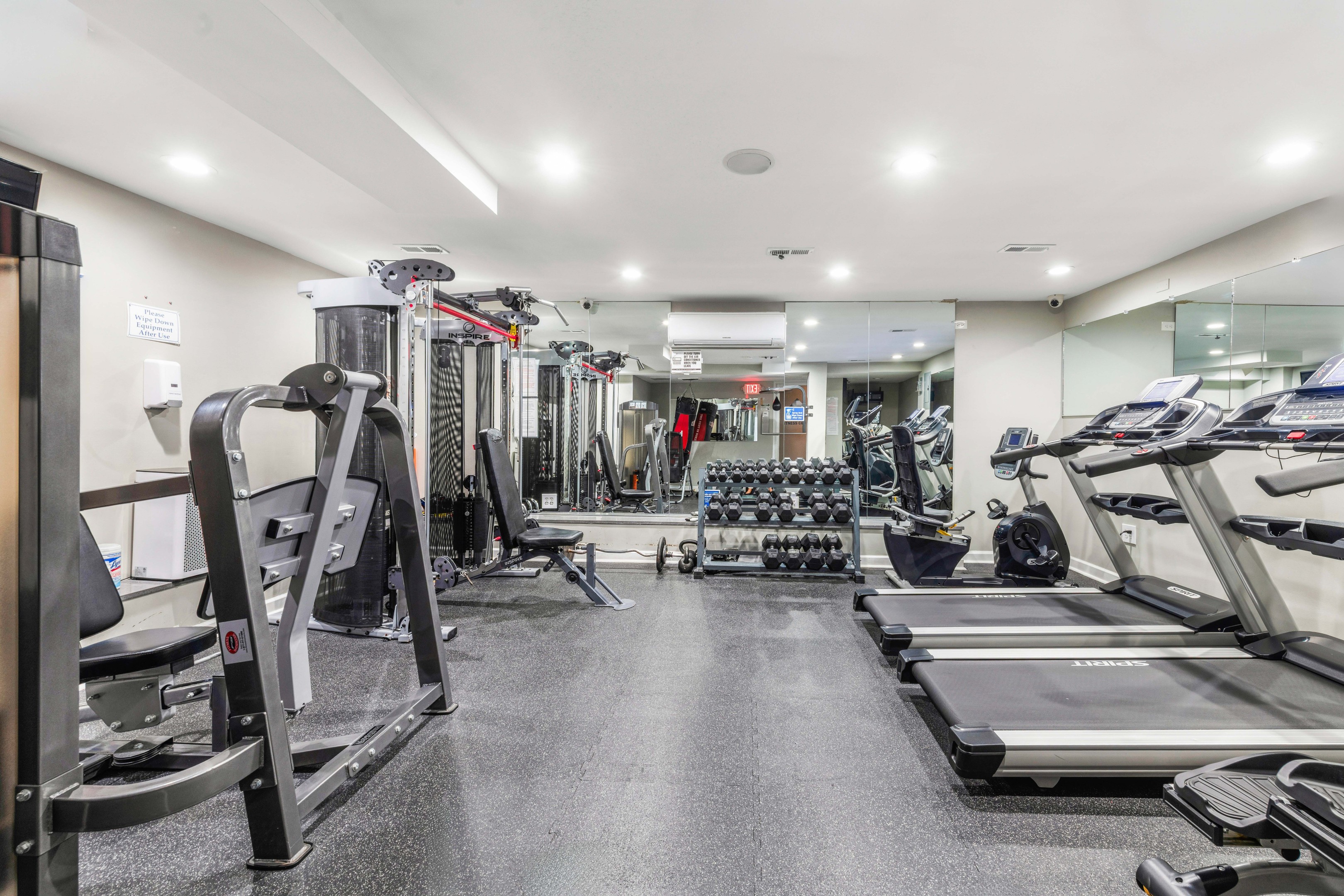 #7 photo, 1874 Pelham Parkway S, ブロンクス区 Pelham Bay , NY 10461