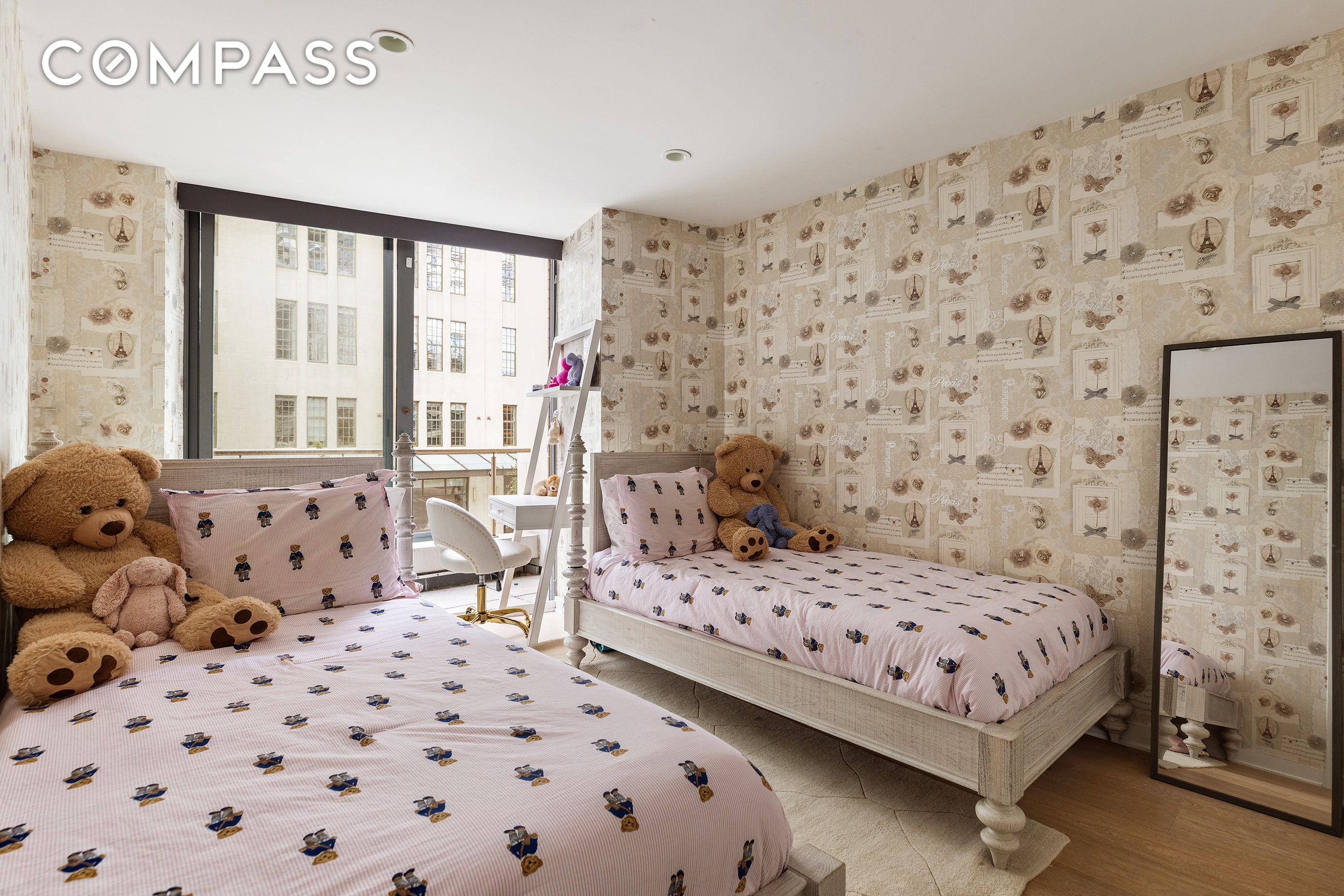 #12 photo, 1 Northside Piers, ブルックリン区 Williamsburg , NY 11249