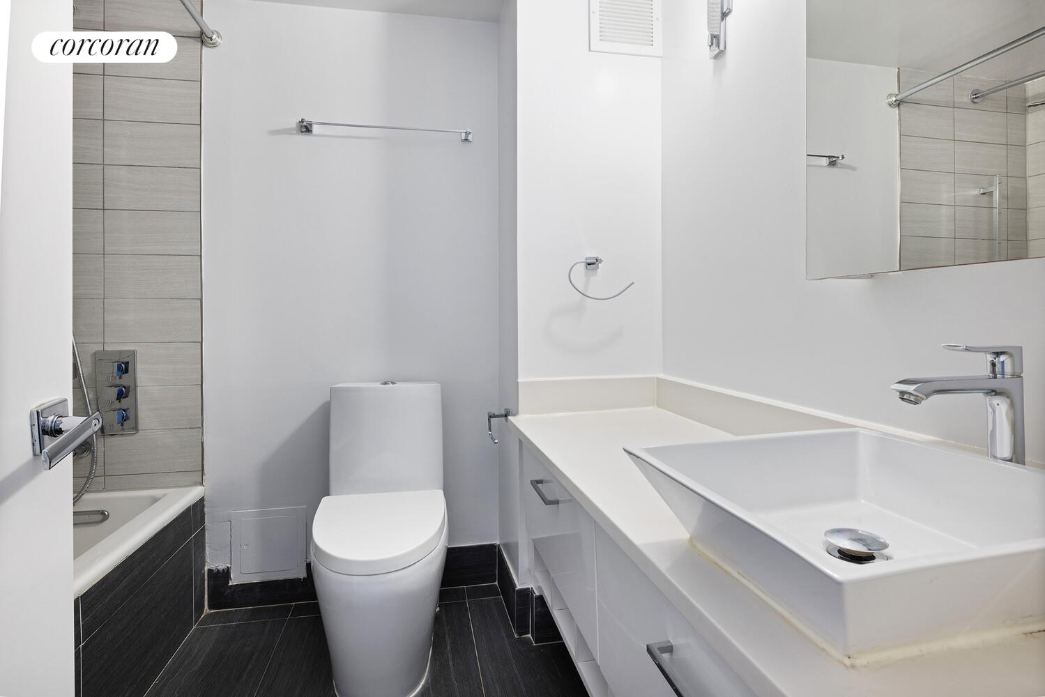 #8 photo, 330 E 38TH Street, マンハッタン Murray Hill , NY 10016