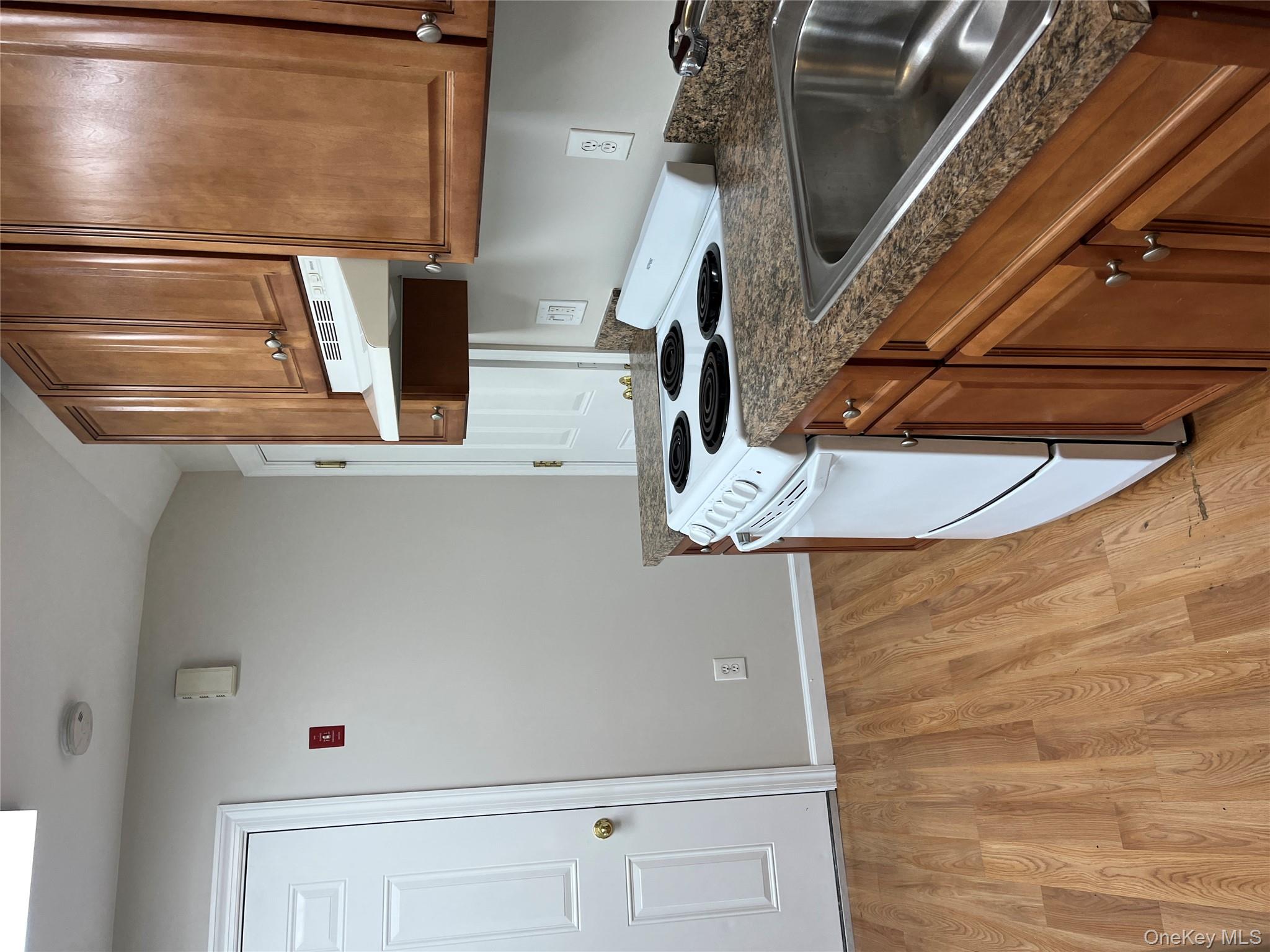 #8 photo, 2064 Main, Cortlandt Manor , NY 10567