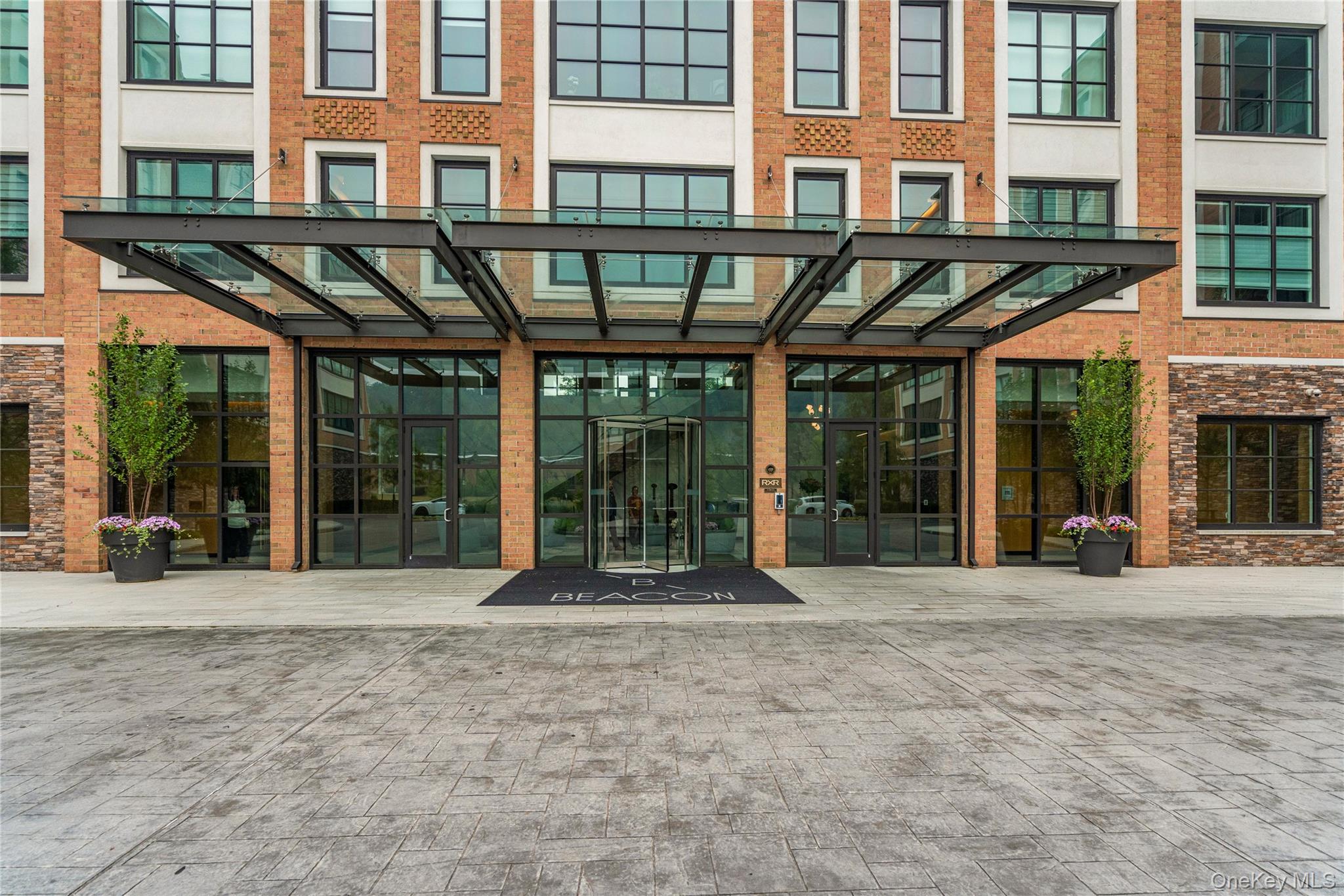 #1 photo, 100 Garvies Point Road, ナッソー郡 Glen Cove , NY 11542