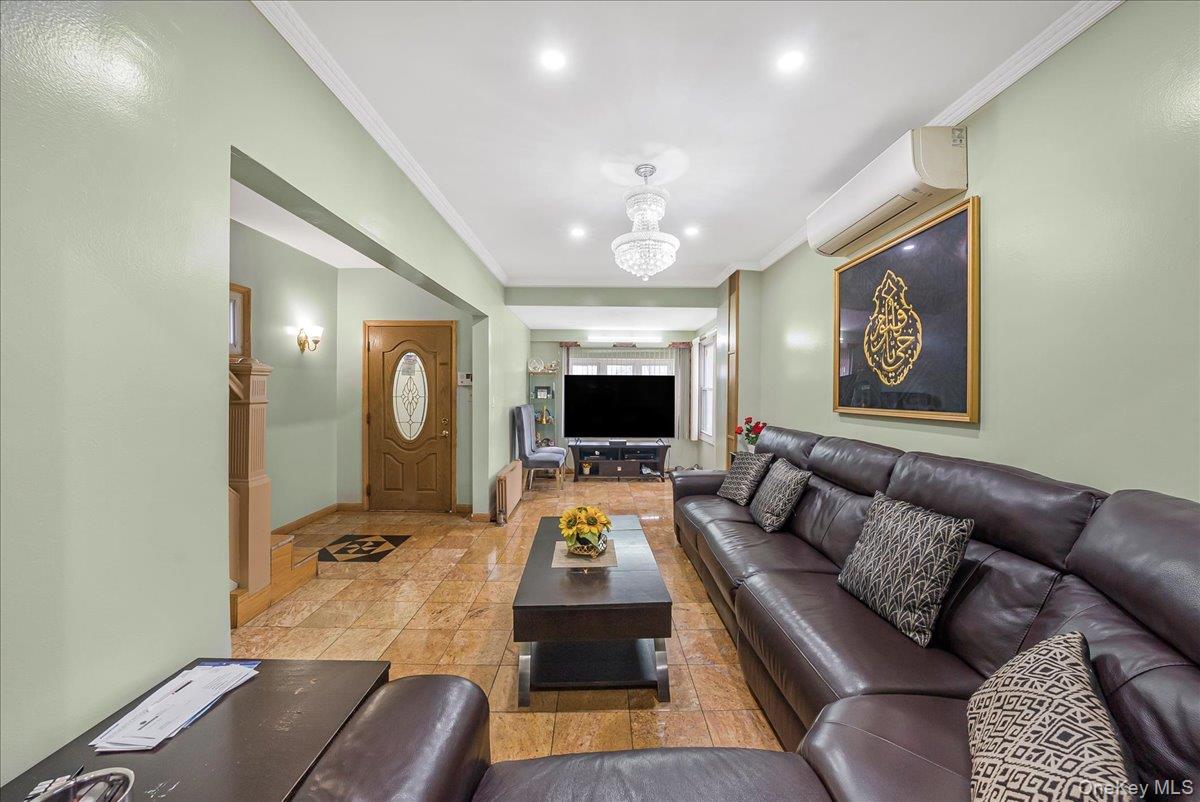 #4 photo, 84-05 102nd Street, Richmond Hill , NY 11418