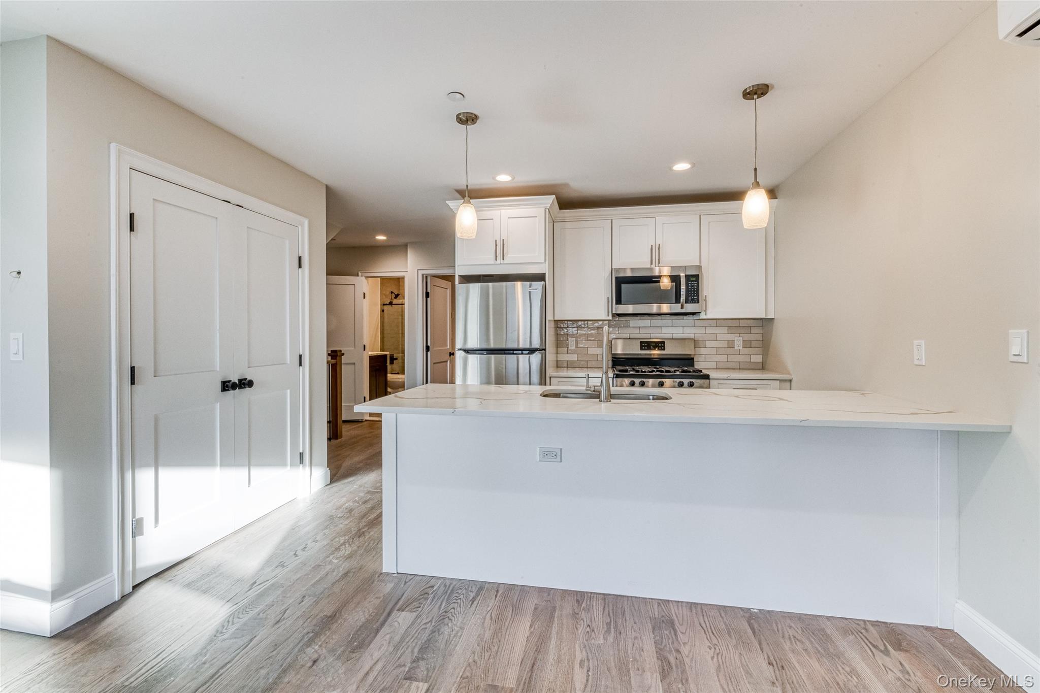 #2 photo, 78 Roslyn Road, ナッソー郡 Mineola , NY 11501