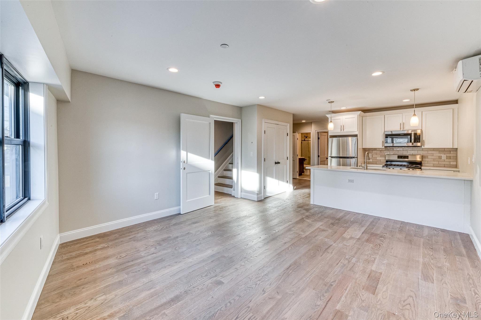 #3 photo, 78 Roslyn Road, ナッソー郡 Mineola , NY 11501