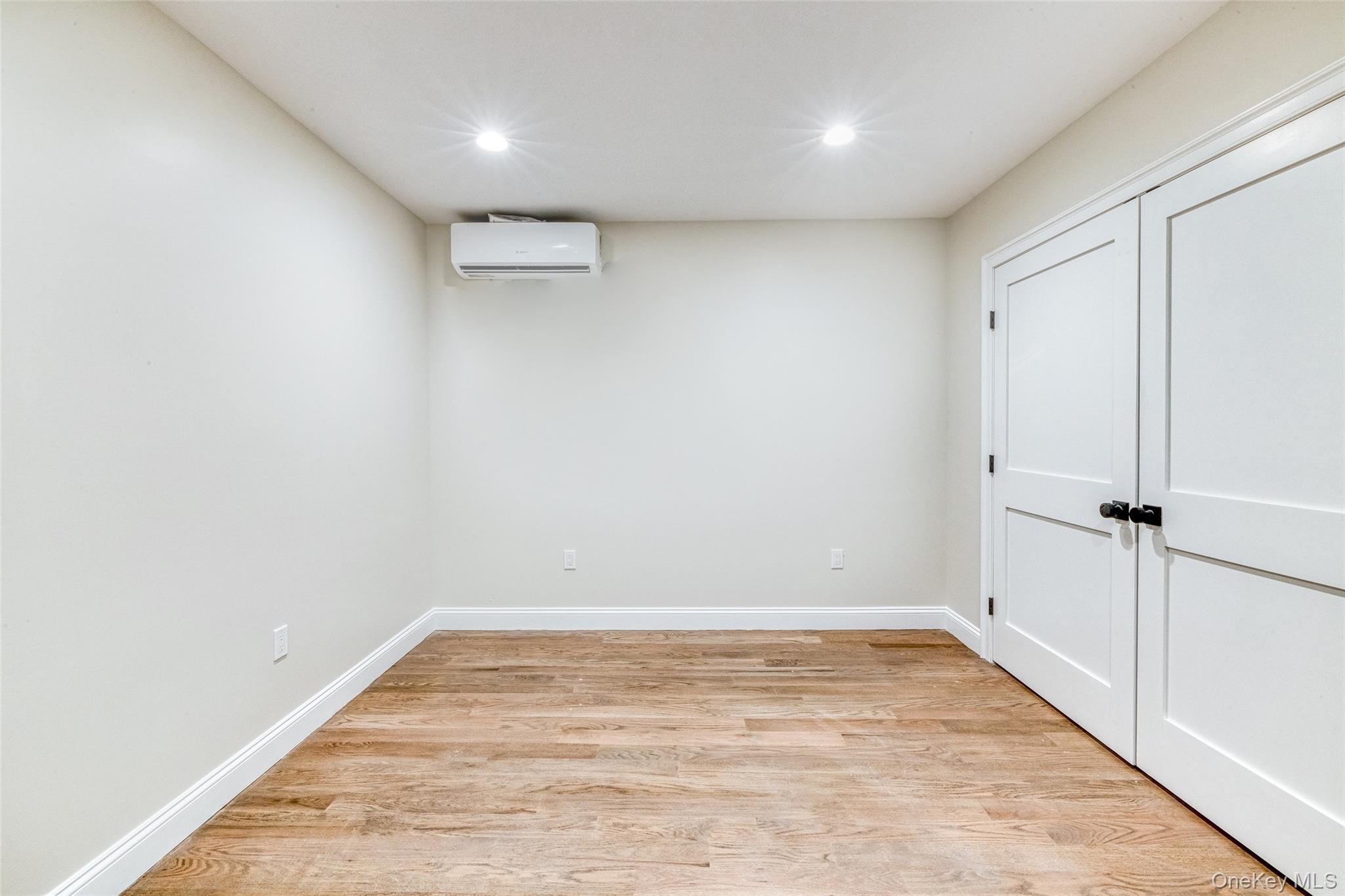 #4 photo, 78 Roslyn Road, ナッソー郡 Mineola , NY 11501