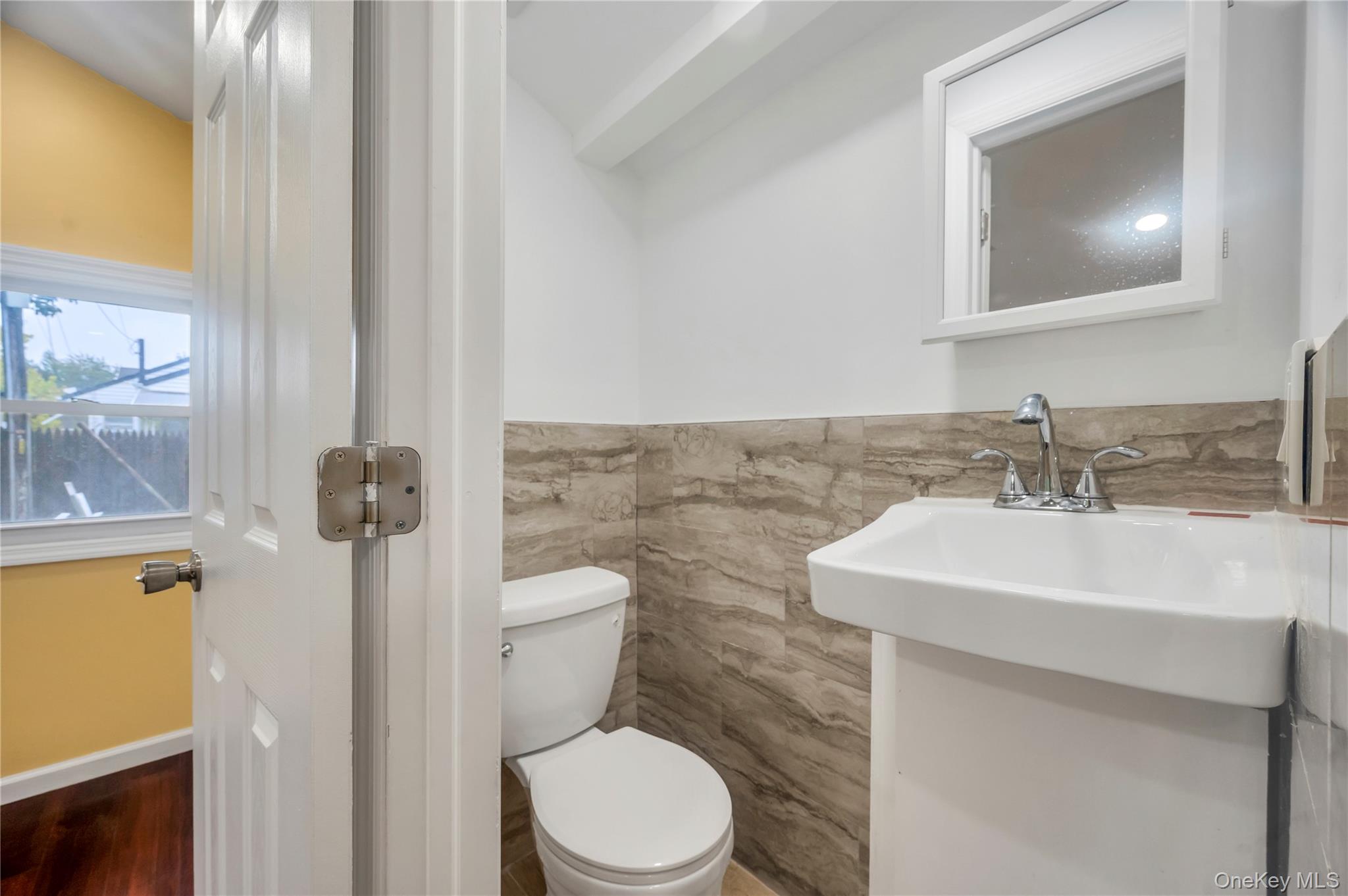 #10 photo, 24 Michigan Drive, ナッソー郡 Hicksville , NY 11801