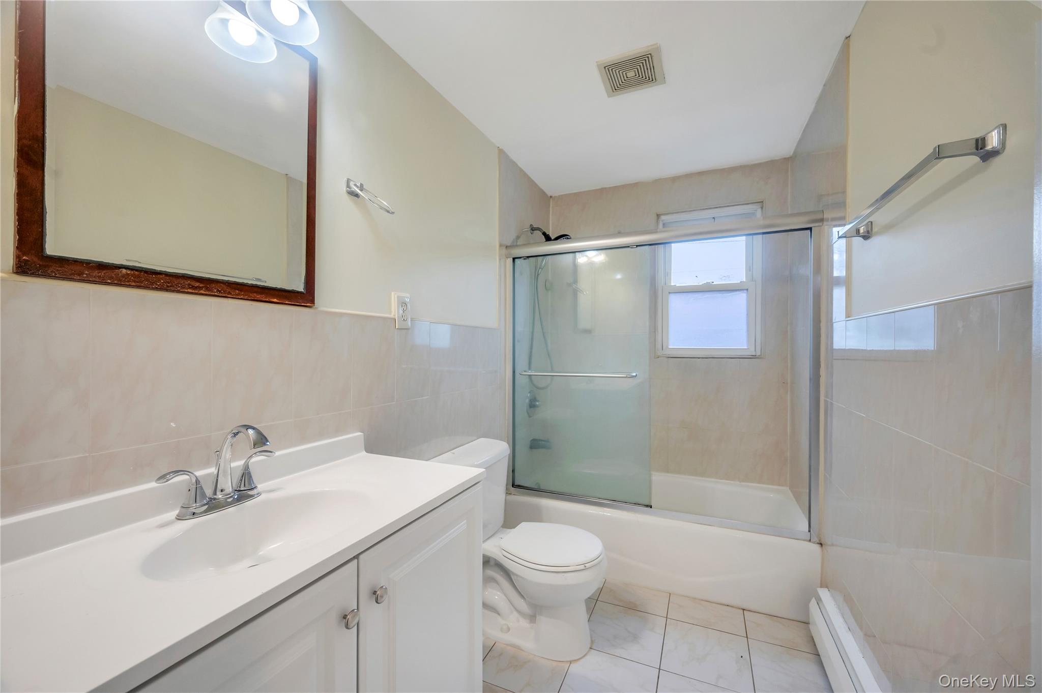 #13 photo, 24 Michigan Drive, ナッソー郡 Hicksville , NY 11801