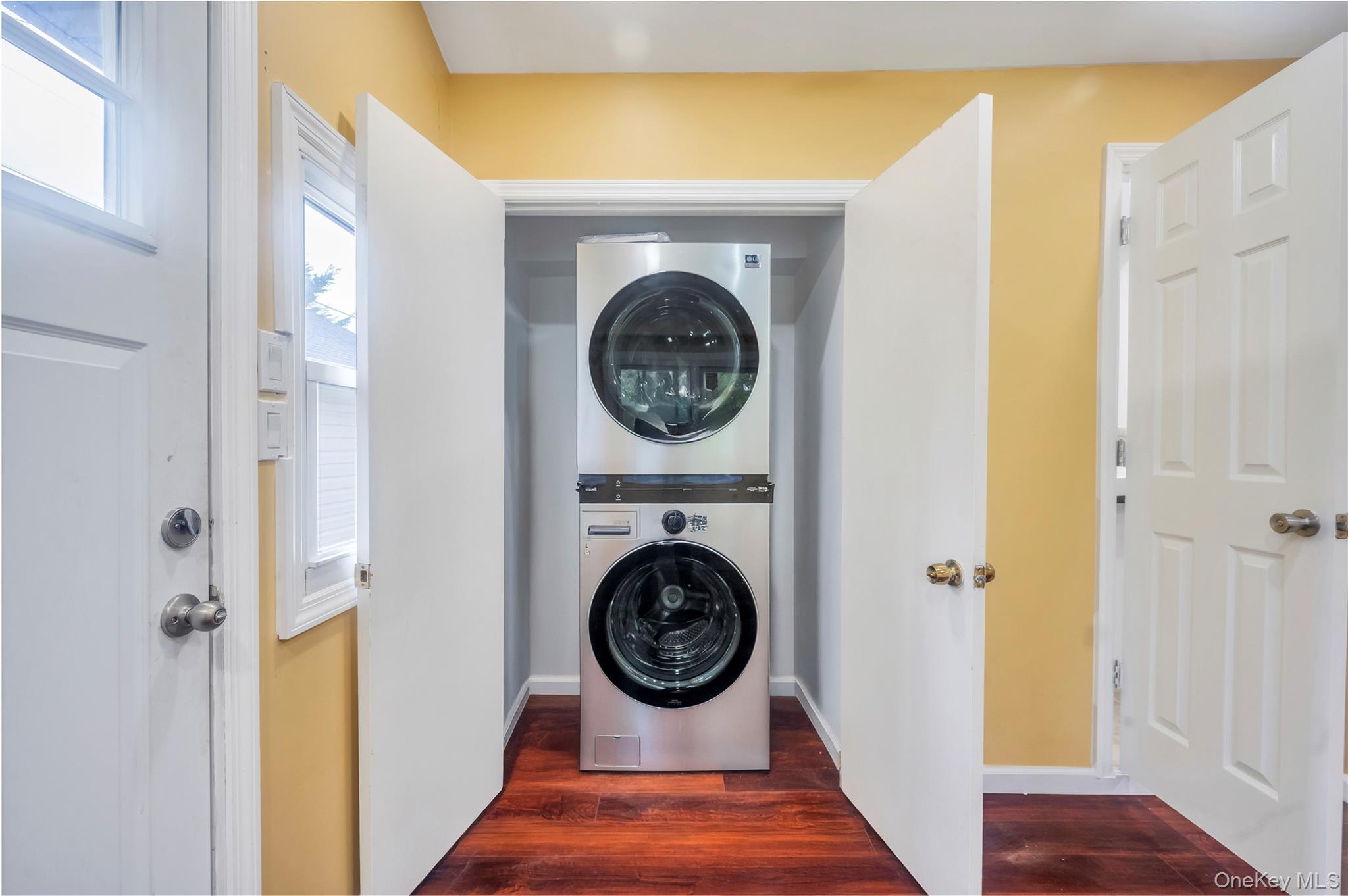 #15 photo, 24 Michigan Drive, ナッソー郡 Hicksville , NY 11801