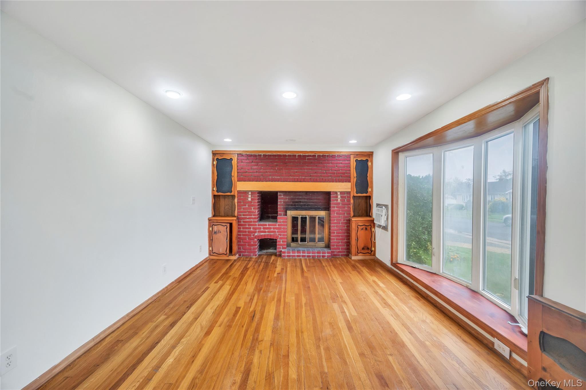 #5 photo, 24 Michigan Drive, ナッソー郡 Hicksville , NY 11801