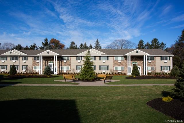 #2 photo, 305 Brook Avenue, サフォーク郡 Bay Shore , NY 11706