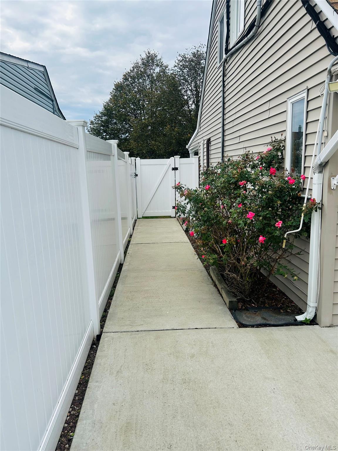 #19 photo, 27 Wildflower Lane, ナッソー郡 Wantagh , NY 11793