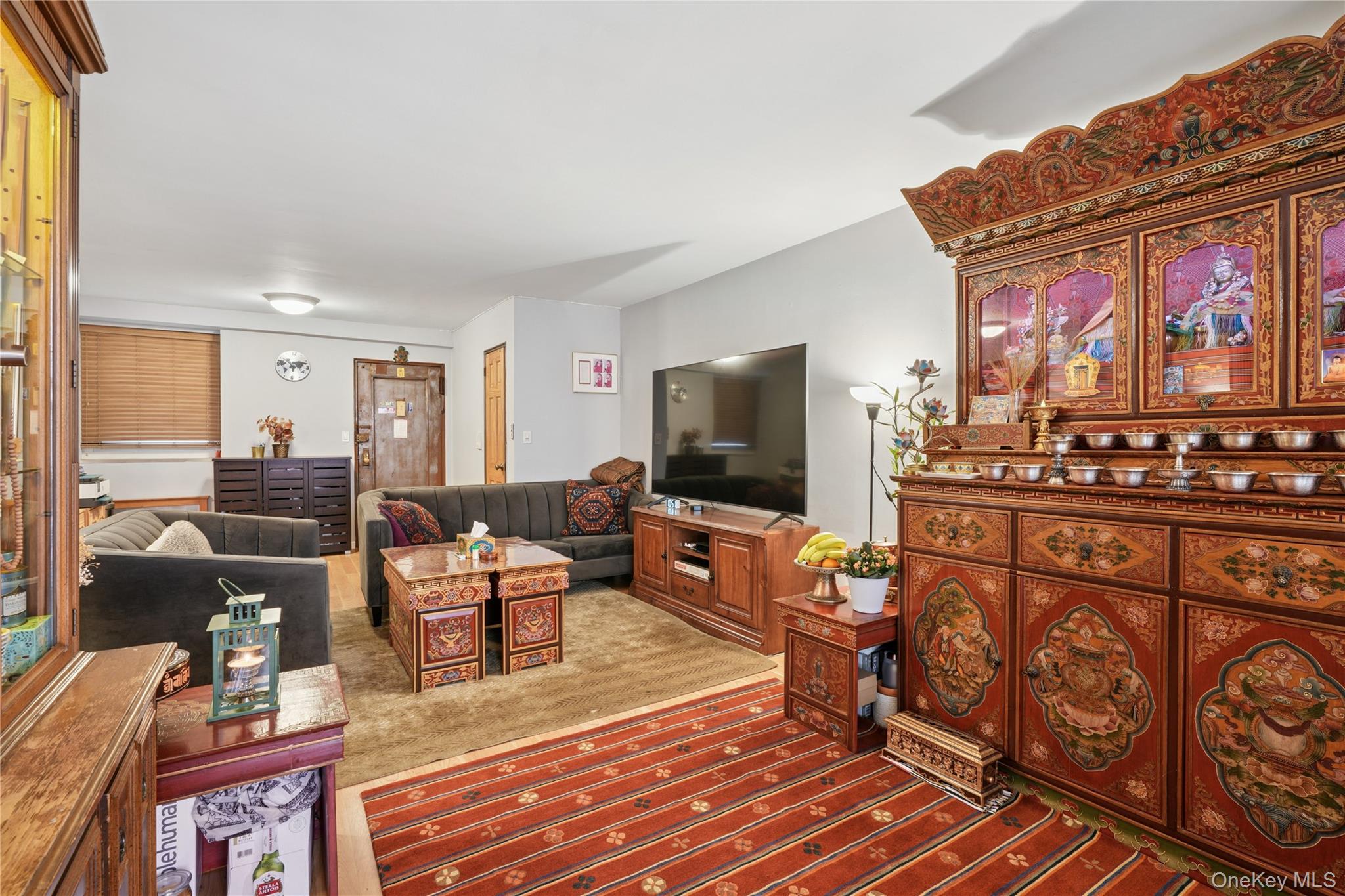 #5 photo, 35-50 85 St, クイーンズ区 Jackson Heights , NY 11372