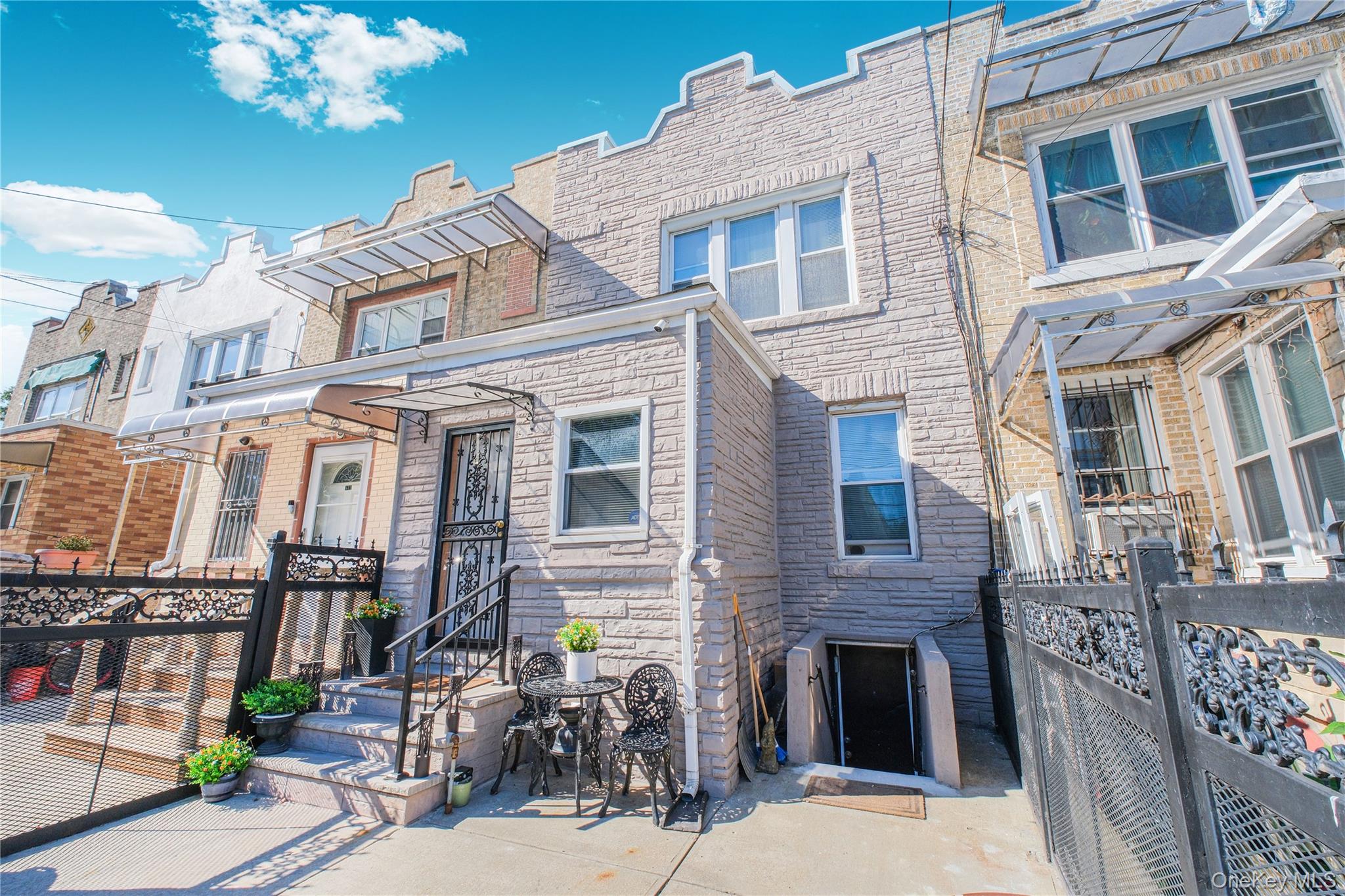 #3 photo, 310 Eldert Lane, ブルックリン区 Brooklyn , NY 11208