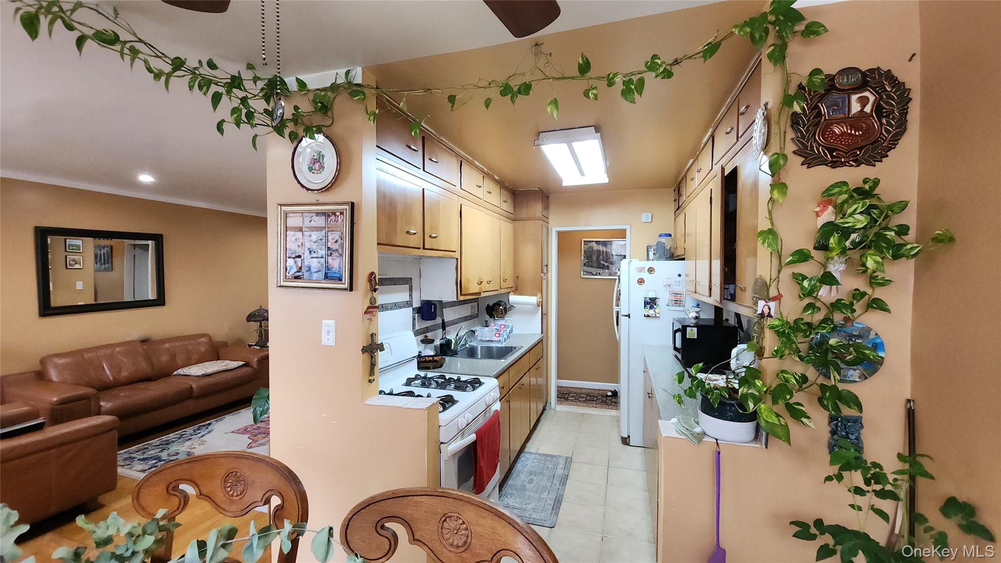 #11 photo, 99-10 60th Avenue, Corona , NY 11368