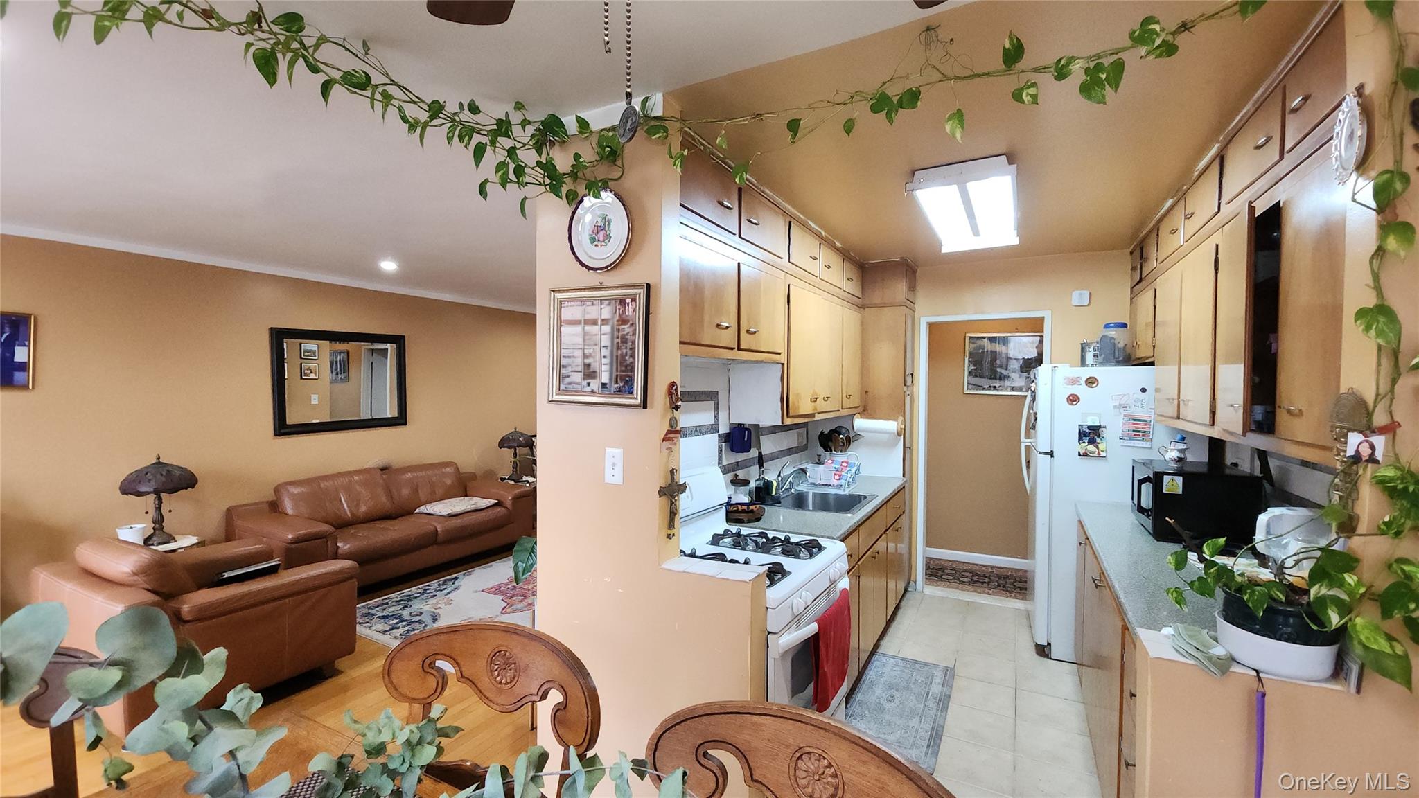 #12 photo, 99-10 60th Avenue, Corona , NY 11368