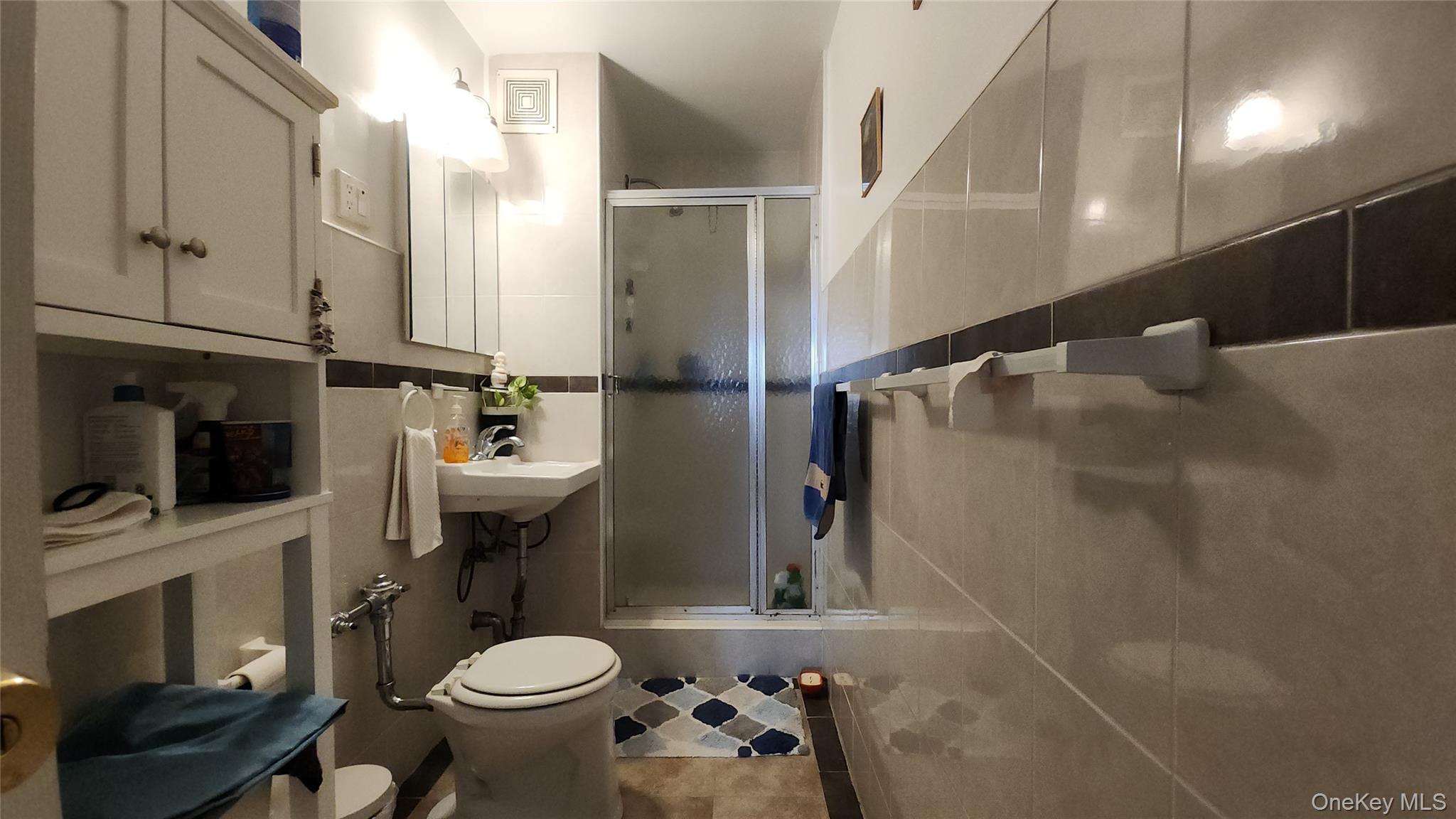 #5 photo, 99-10 60th Avenue, Corona , NY 11368