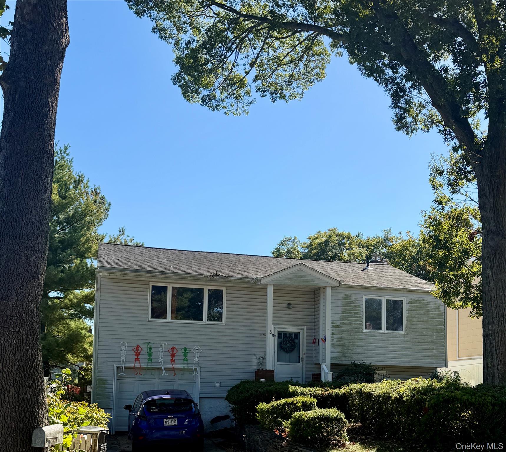 #1 photo, 15 Lindsay Street, سوفولك Huntington , NY 11743