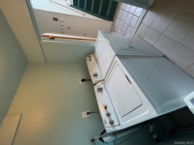 #7 photo, 28 Harding Avenue, サフォーク郡 Lindenhurst , NY 11757