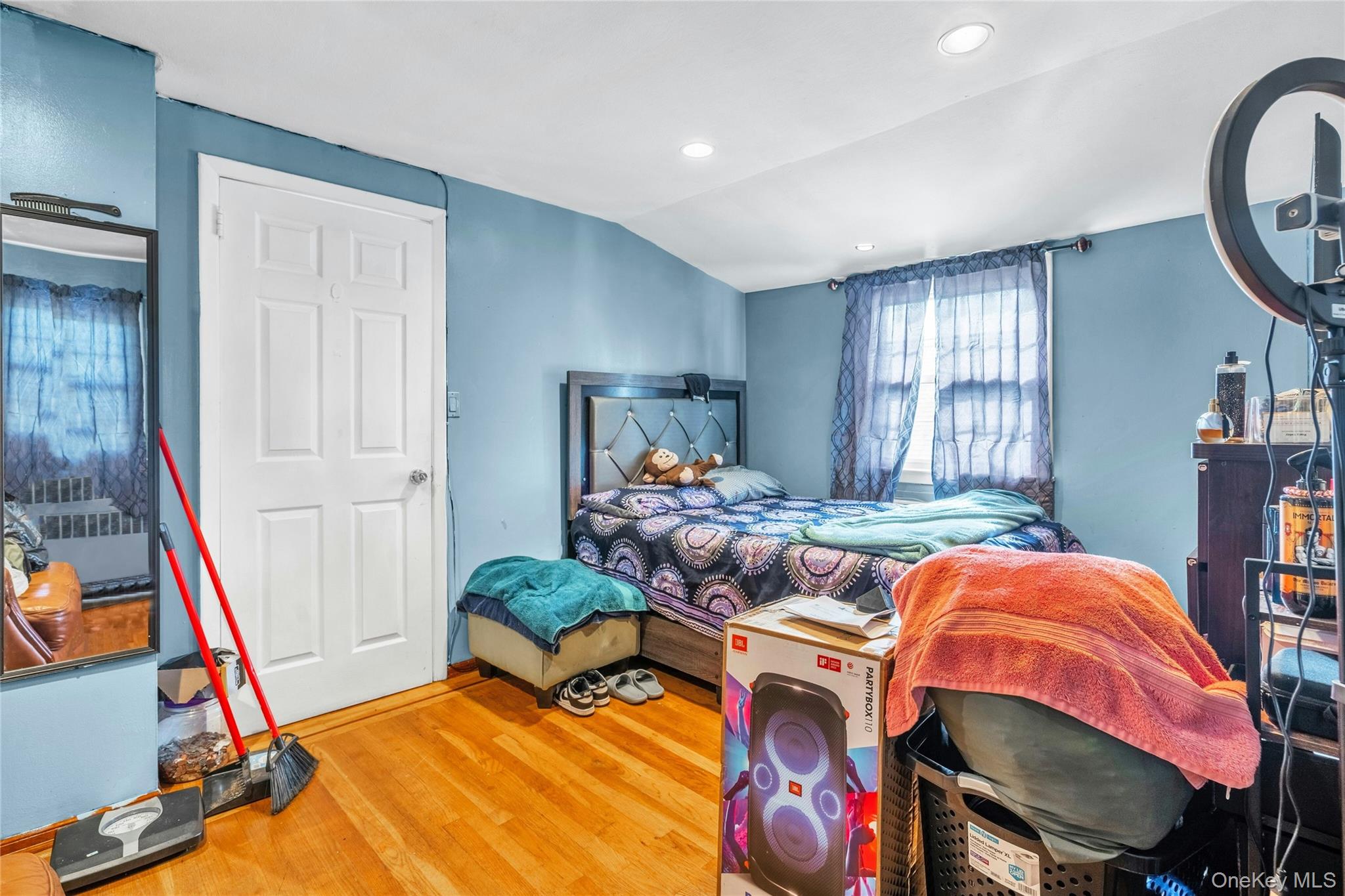 #12 photo, 54 E 15th Street, Huntington Station , NY 11746