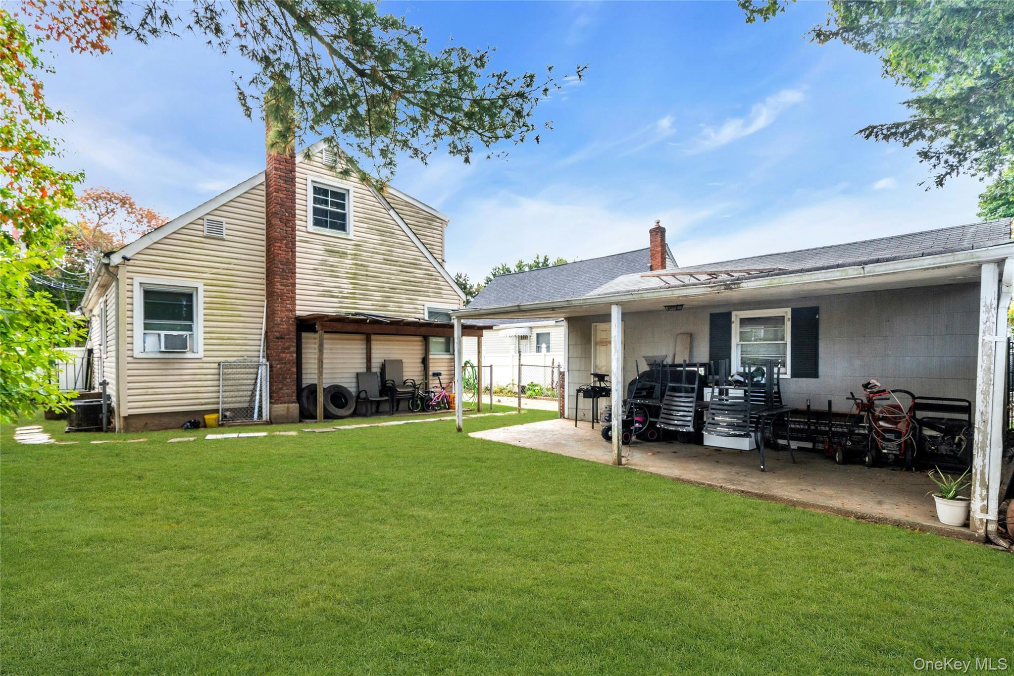 #15 photo, 54 E 15th Street, Huntington Station , NY 11746