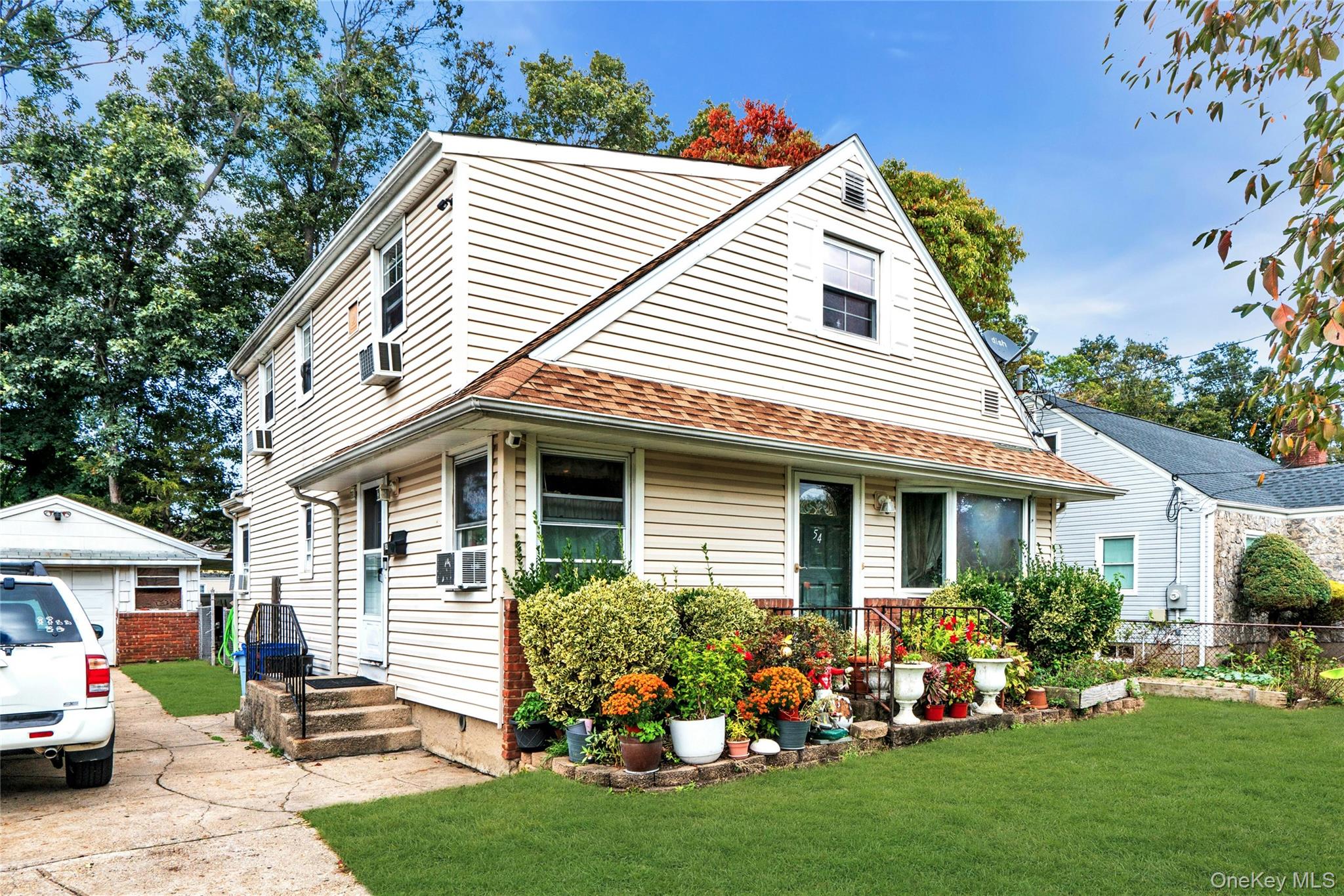 #2 photo, 54 E 15th Street, Huntington Station , NY 11746