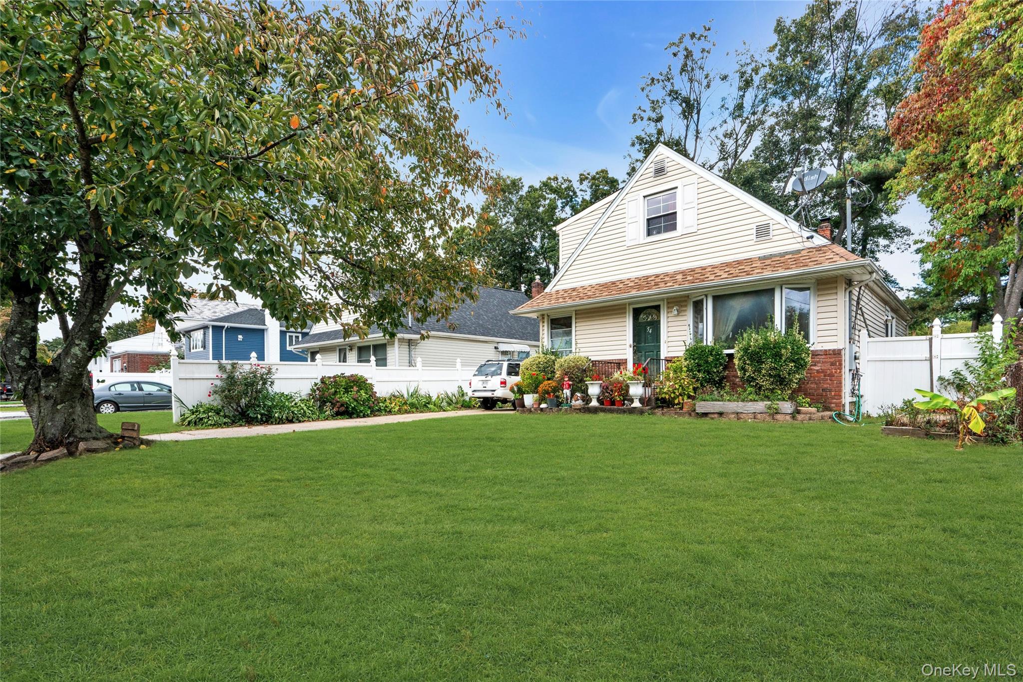 #3 photo, 54 E 15th Street, Huntington Station , NY 11746