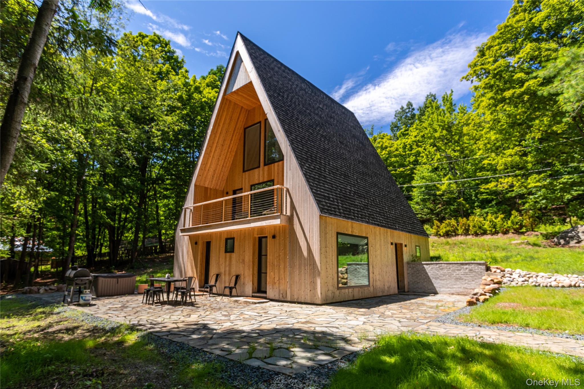 #1 photo, 9 Mountain Lane, Napanoch , NY 12458