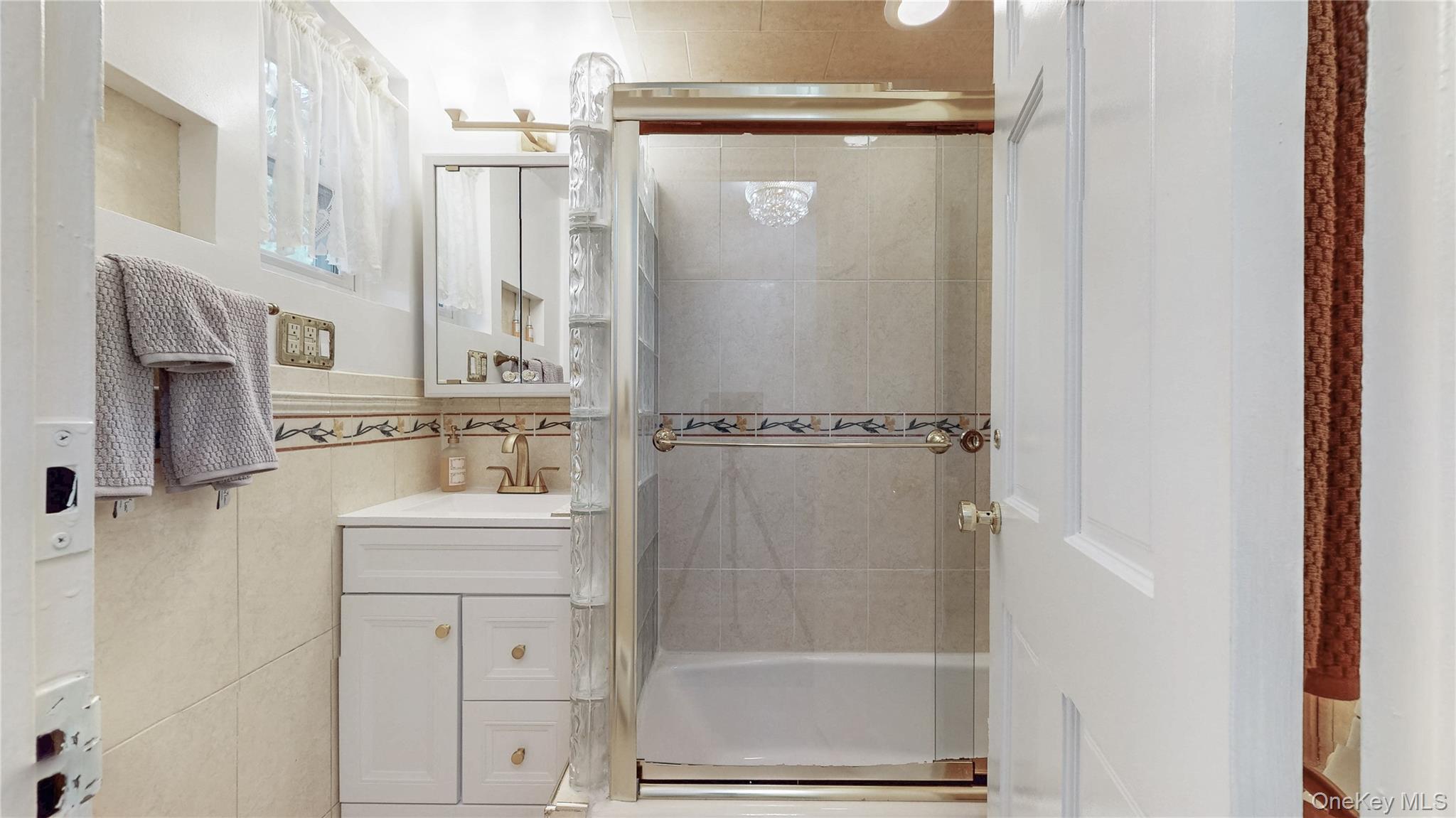 #12 photo, 147-36 Charter Road, クイーンズ区 Kew Garden Hills , NY 11435