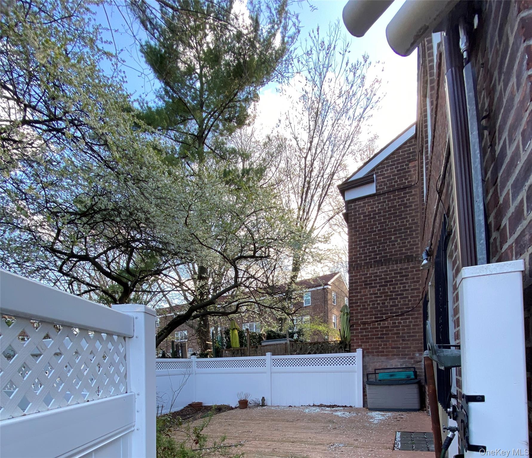 #15 photo, 147-36 Charter Road, クイーンズ区 Kew Garden Hills , NY 11435