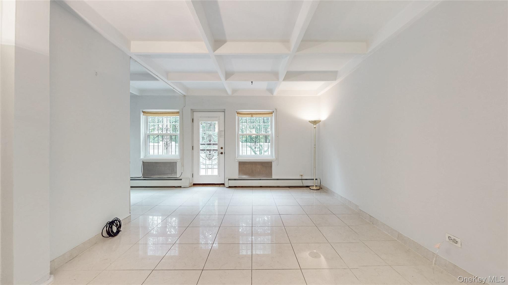 #5 photo, 147-36 Charter Road, クイーンズ区 Kew Garden Hills , NY 11435