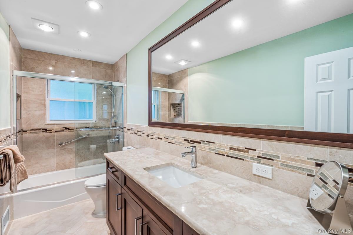 #12 photo, 2318 A Corporal Kennedy Street, クイーンズ区 Bayside , NY 11360