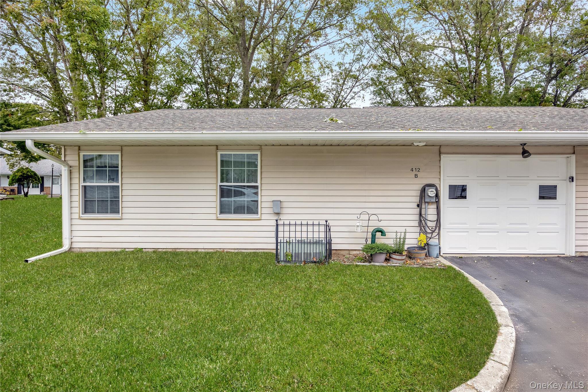 #4 photo, 412B Weymouth Court, サフォーク郡 Ridge , NY 11961