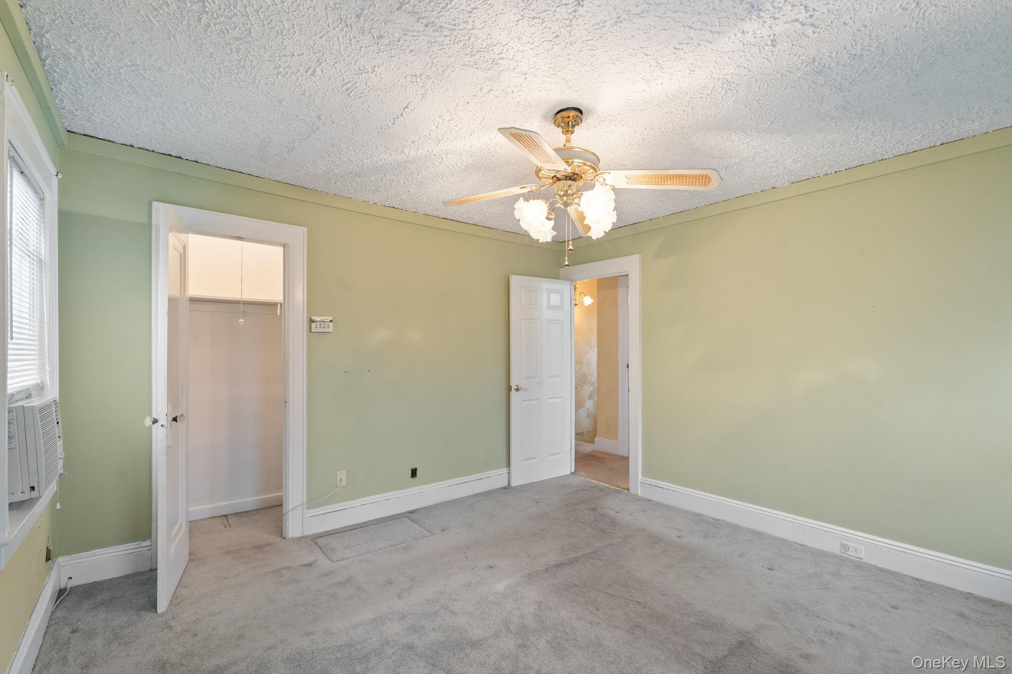 #19 photo, 43-52 169 Street, クイーンズ区 Flushing , NY 11358