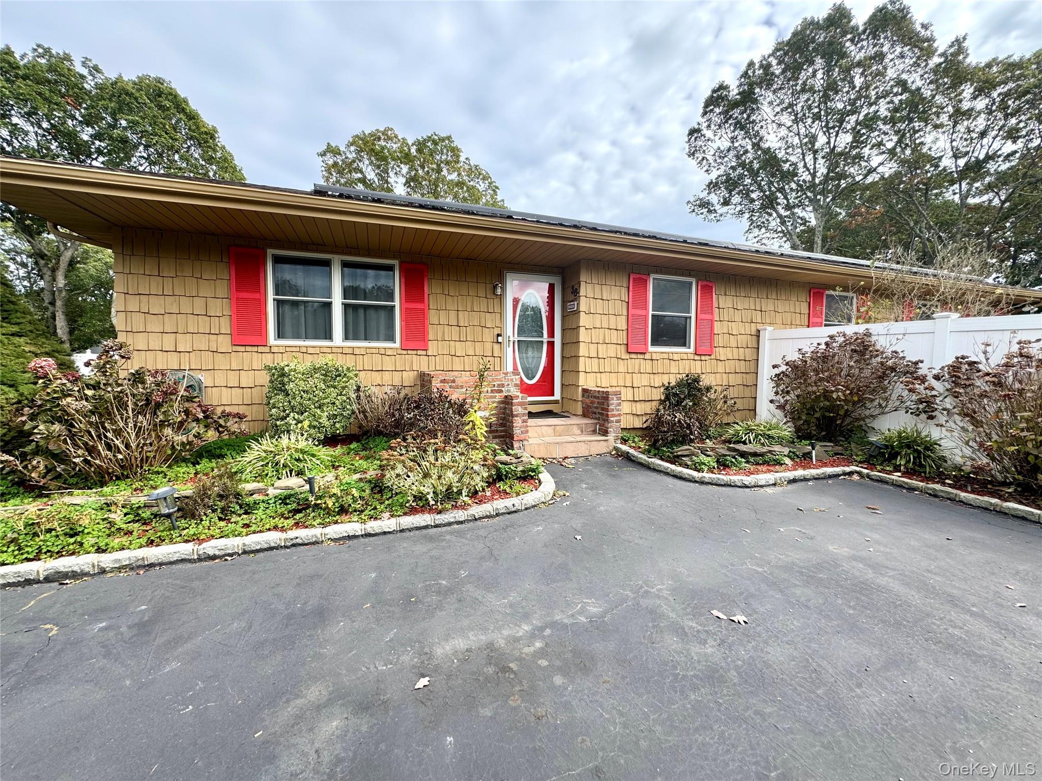 #1 photo, 36 Sands Lane, サフォーク郡 Brookhaven , NY 11719