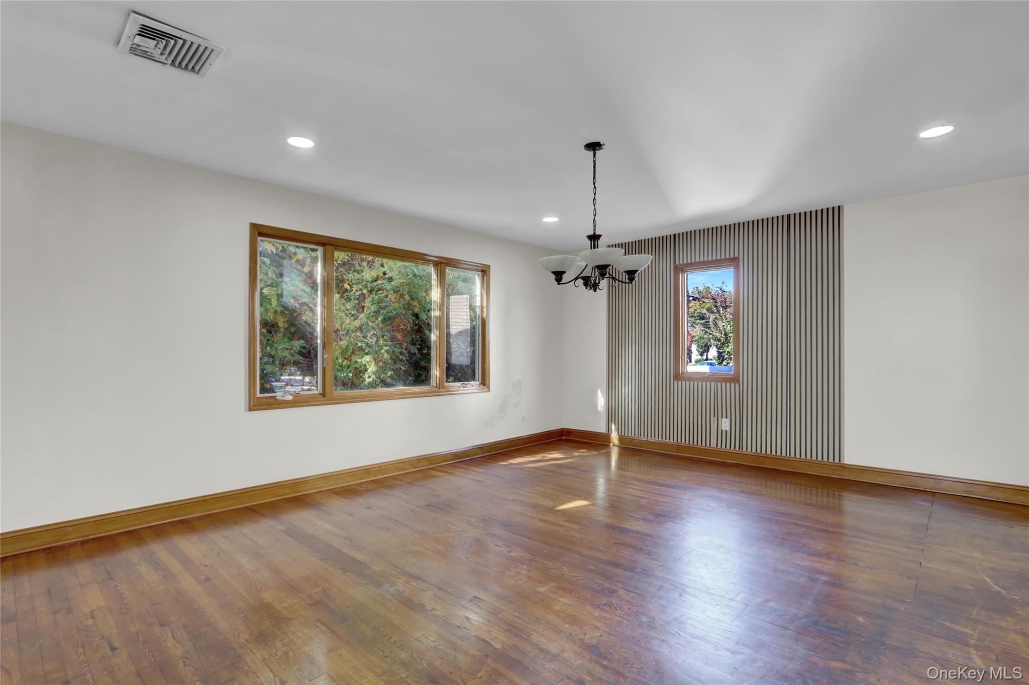 #11 photo, 600 Plainview Road, ナッソー郡 Plainview , NY 11803