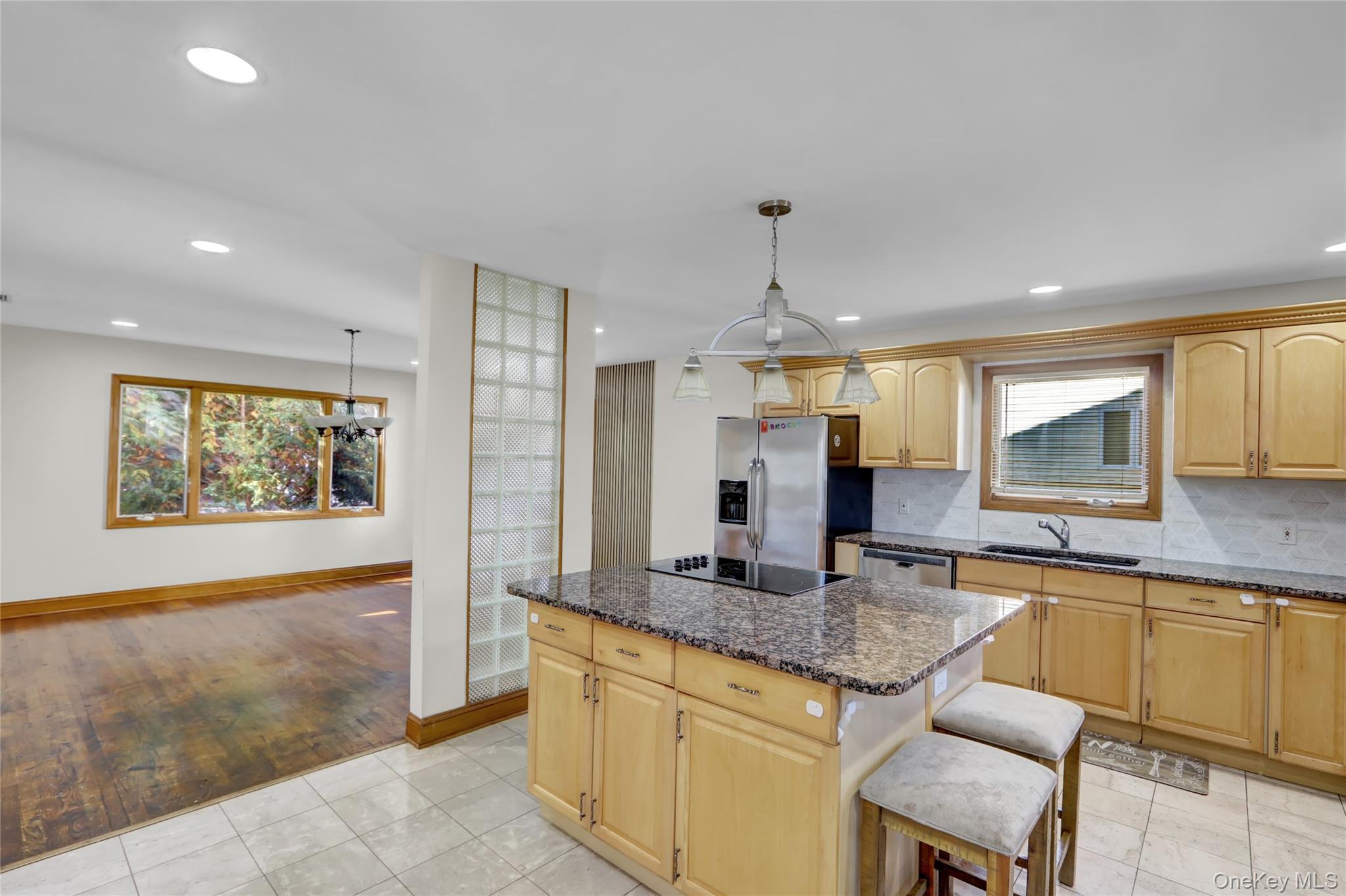 #15 photo, 600 Plainview Road, ナッソー郡 Plainview , NY 11803