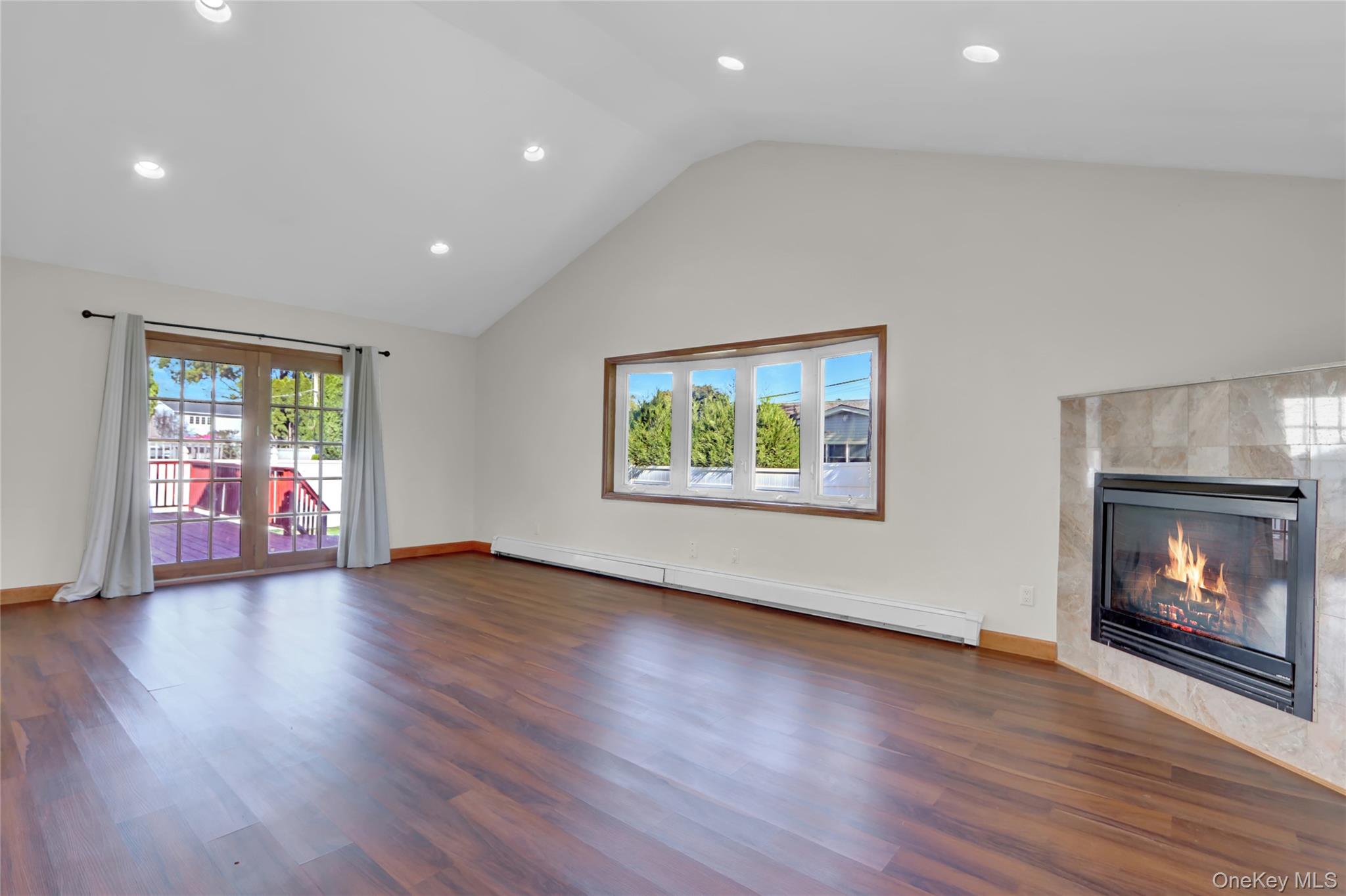 #19 photo, 600 Plainview Road, ナッソー郡 Plainview , NY 11803