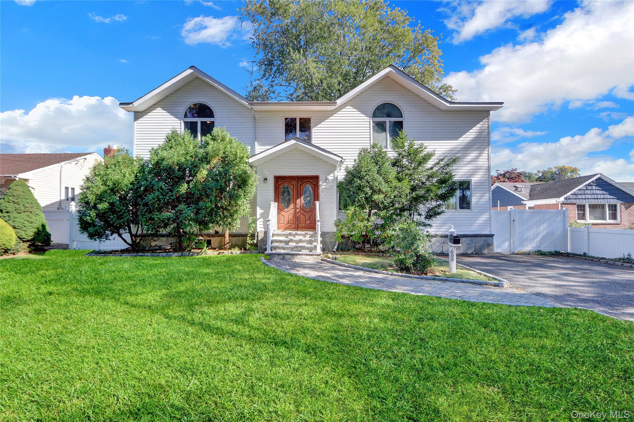 #2 photo, 600 Plainview Road, ナッソー郡 Plainview , NY 11803