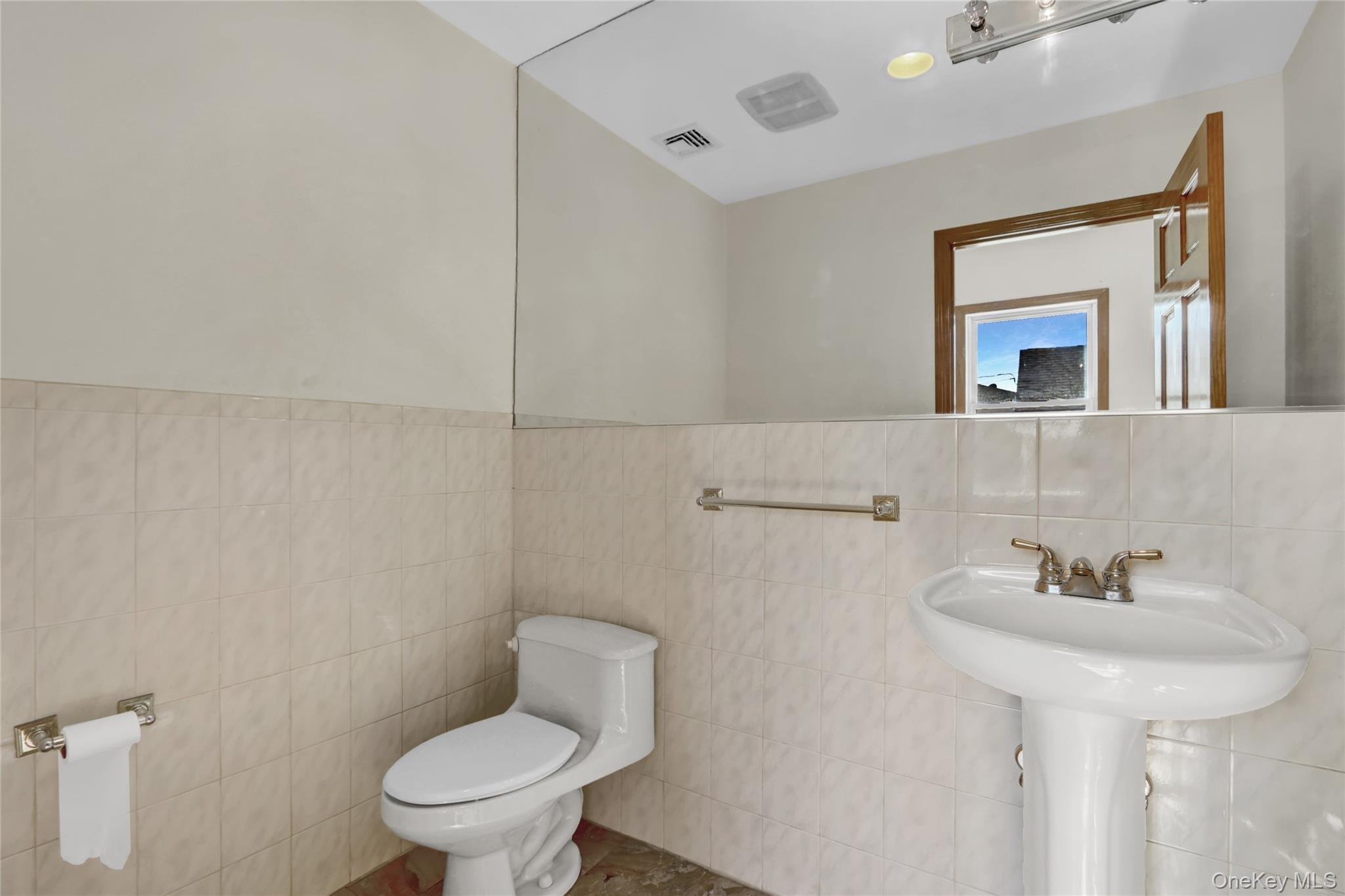 #20 photo, 600 Plainview Road, ナッソー郡 Plainview , NY 11803