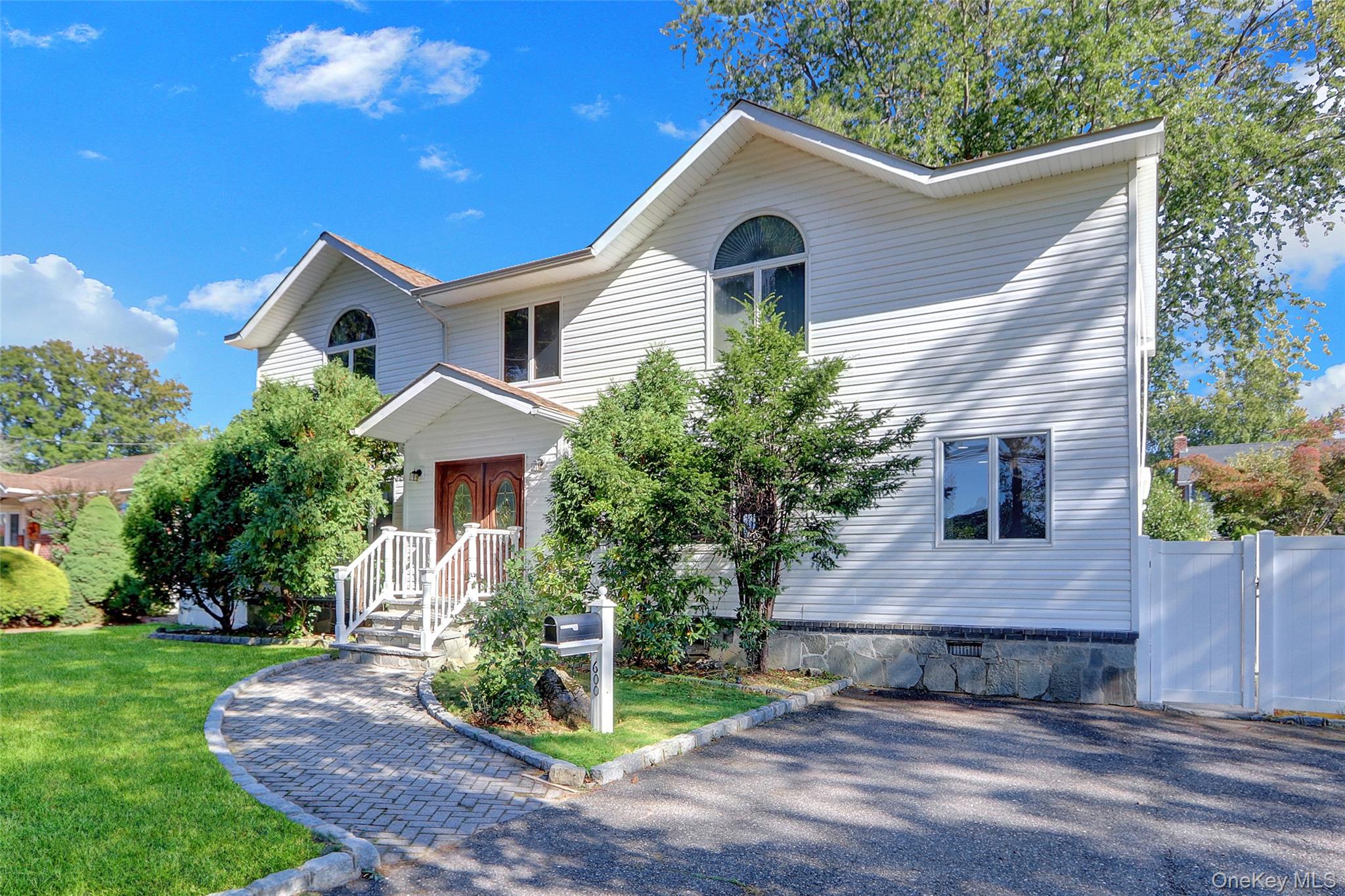 #3 photo, 600 Plainview Road, ナッソー郡 Plainview , NY 11803