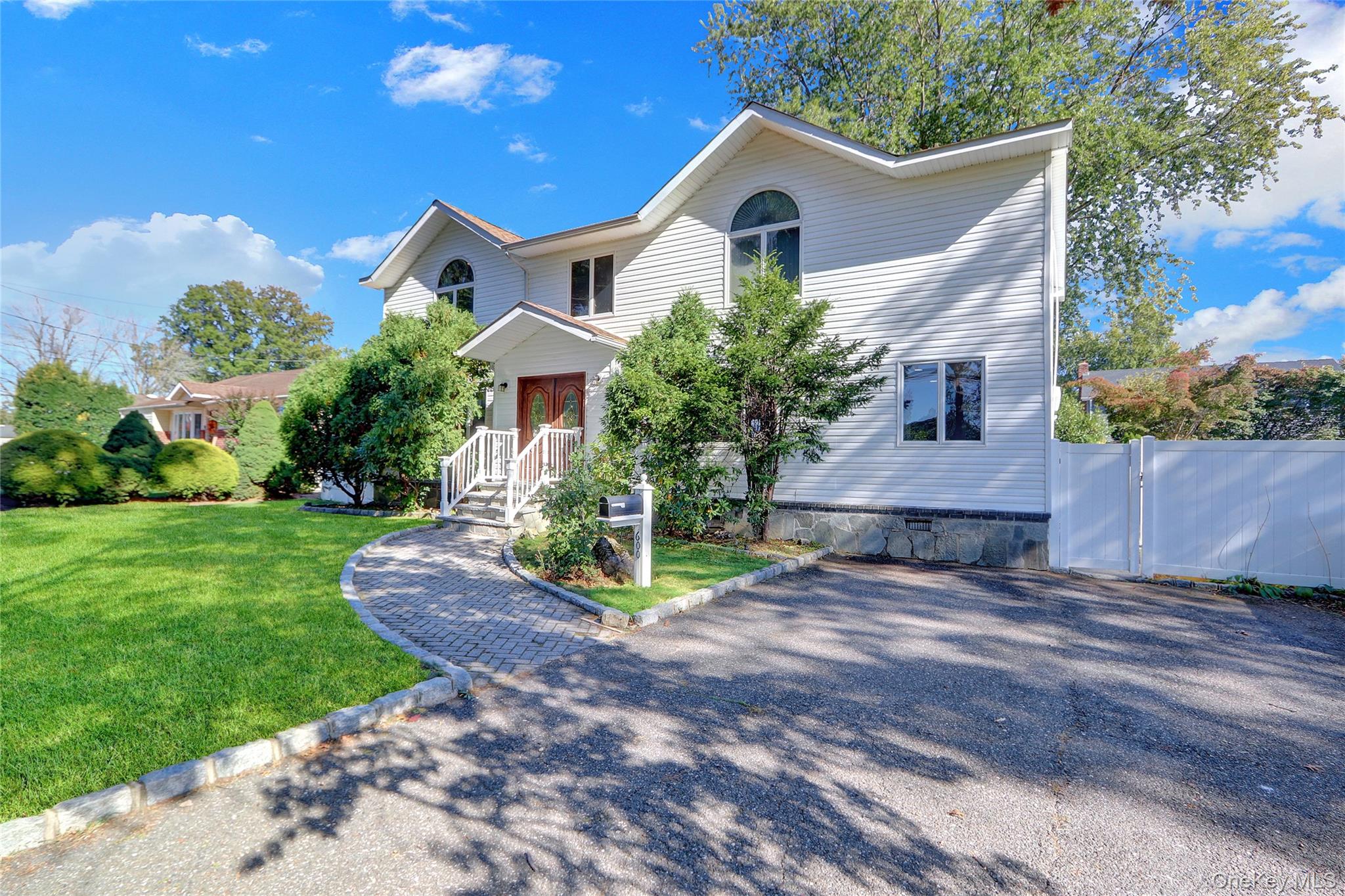 #4 photo, 600 Plainview Road, ナッソー郡 Plainview , NY 11803