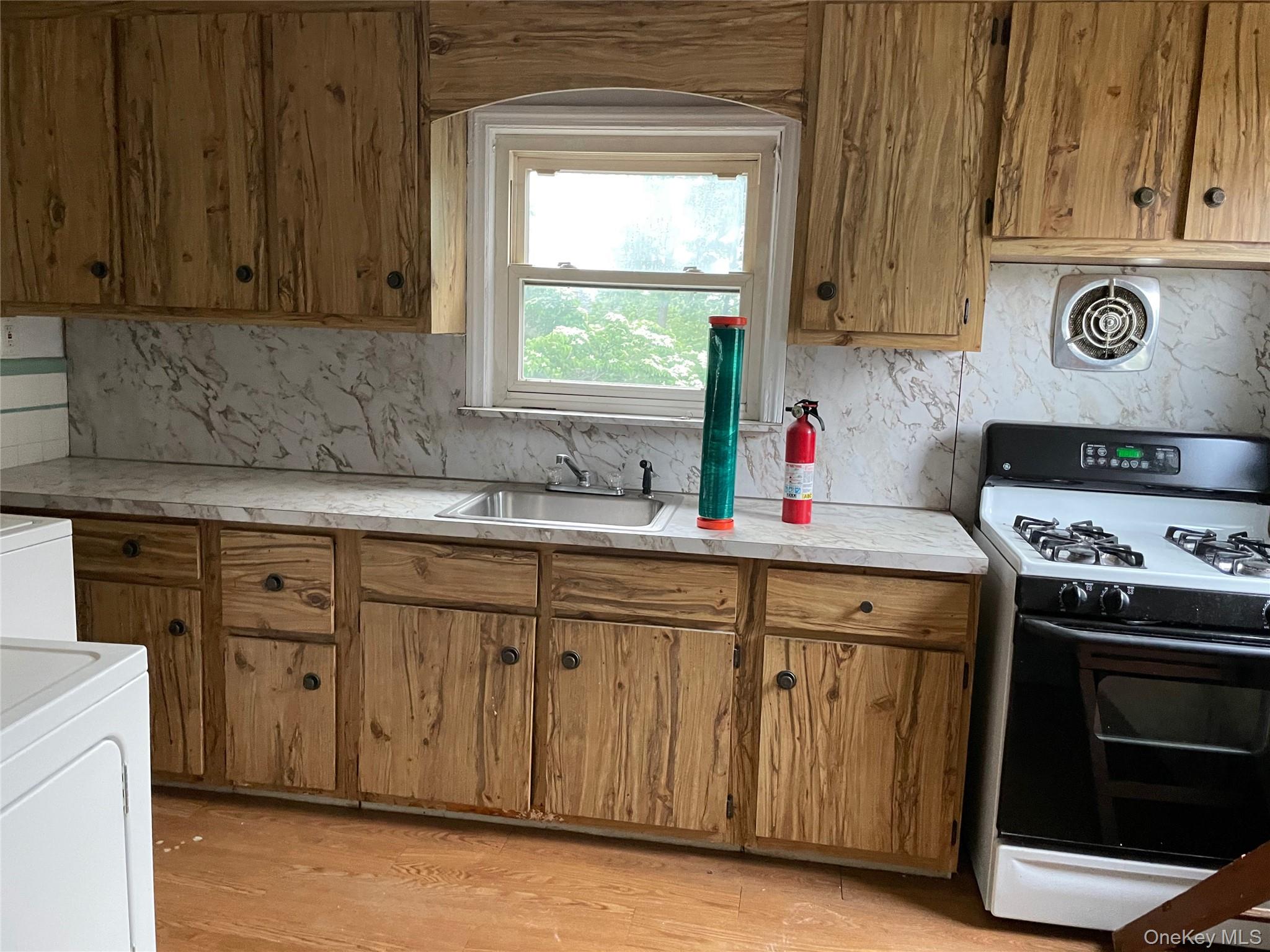 #5 photo, 49 Central Avenue, ナッソー郡 Westbury , NY 11590