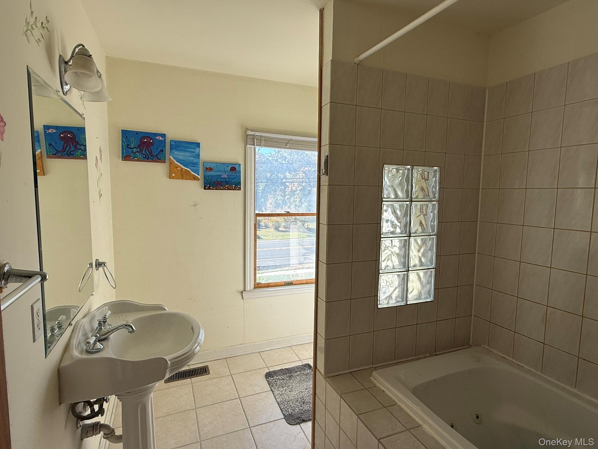 #13 photo, 11005 Main Road, サフォーク郡 East Marion , NY 11939