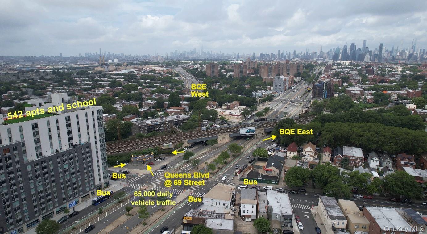 #12 photo, 68-12 Queens Boulevard, クイーンズ区 Woodside , NY 11377