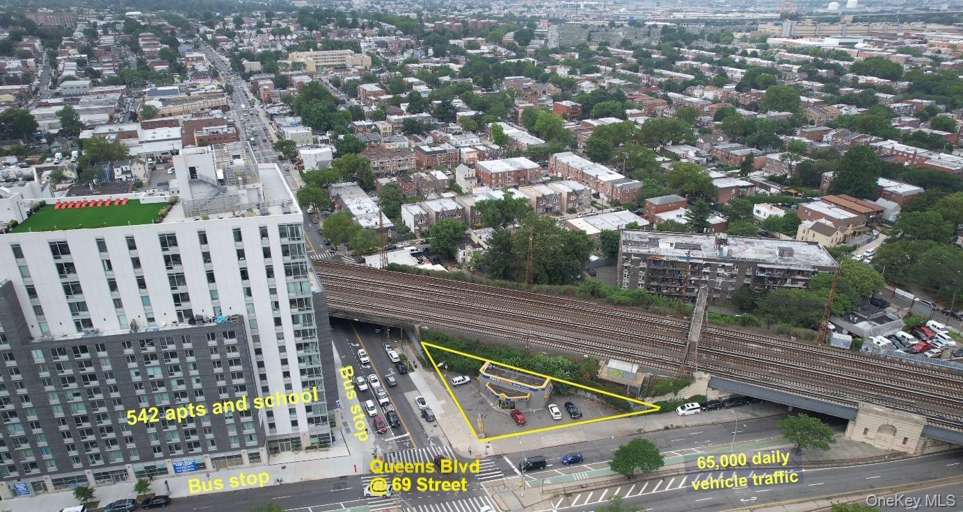 #13 photo, 68-12 Queens Boulevard, クイーンズ区 Woodside , NY 11377