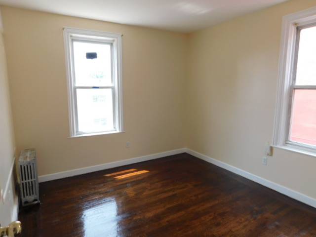 #14 photo, 3331 Fish Ave, ブロンクス区 Laconia , NY 10469